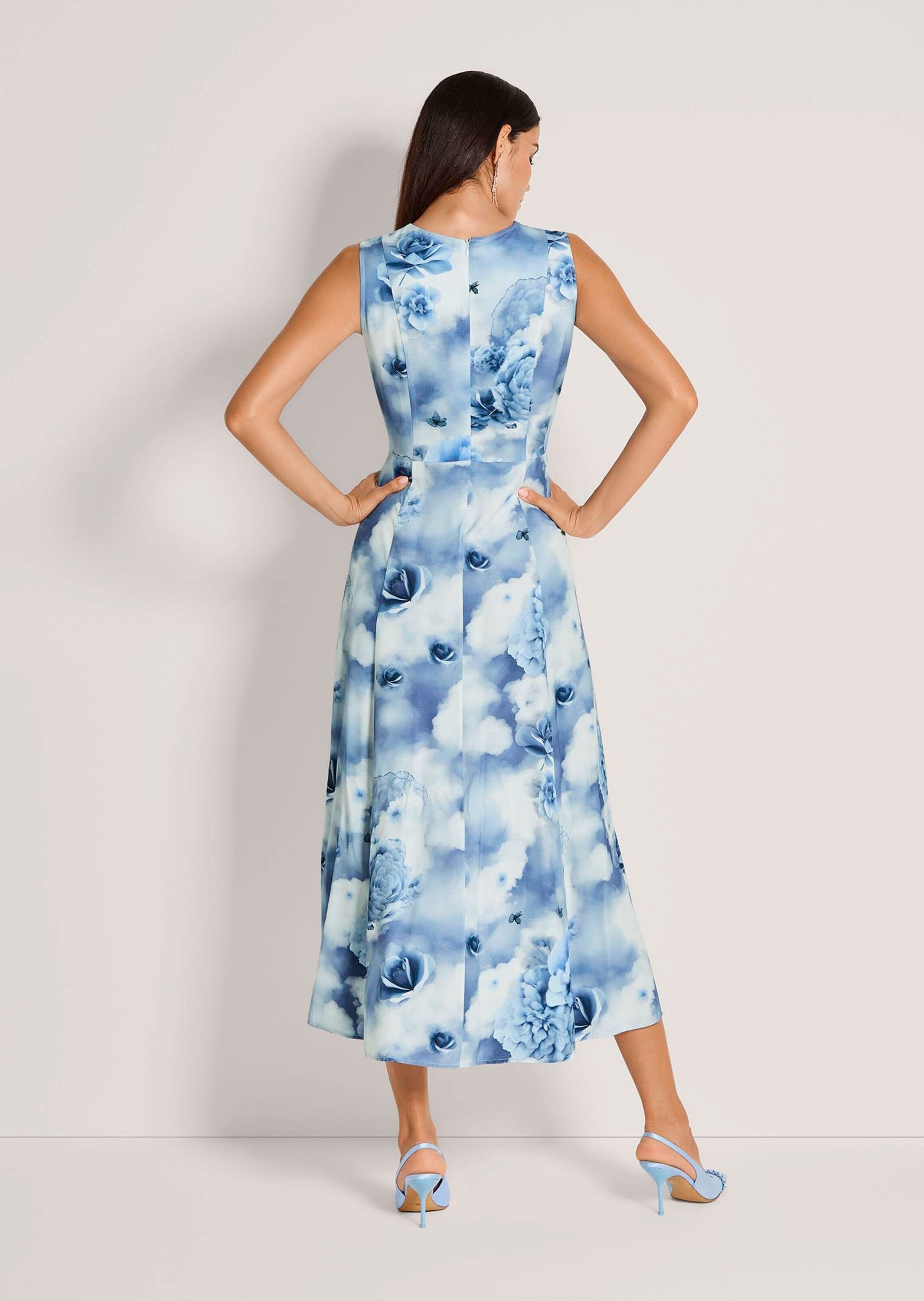 MADELEINE Midikleid »Viskosekleid Druckkleid mit floralem Print« Nahttasche Teilungsnähte