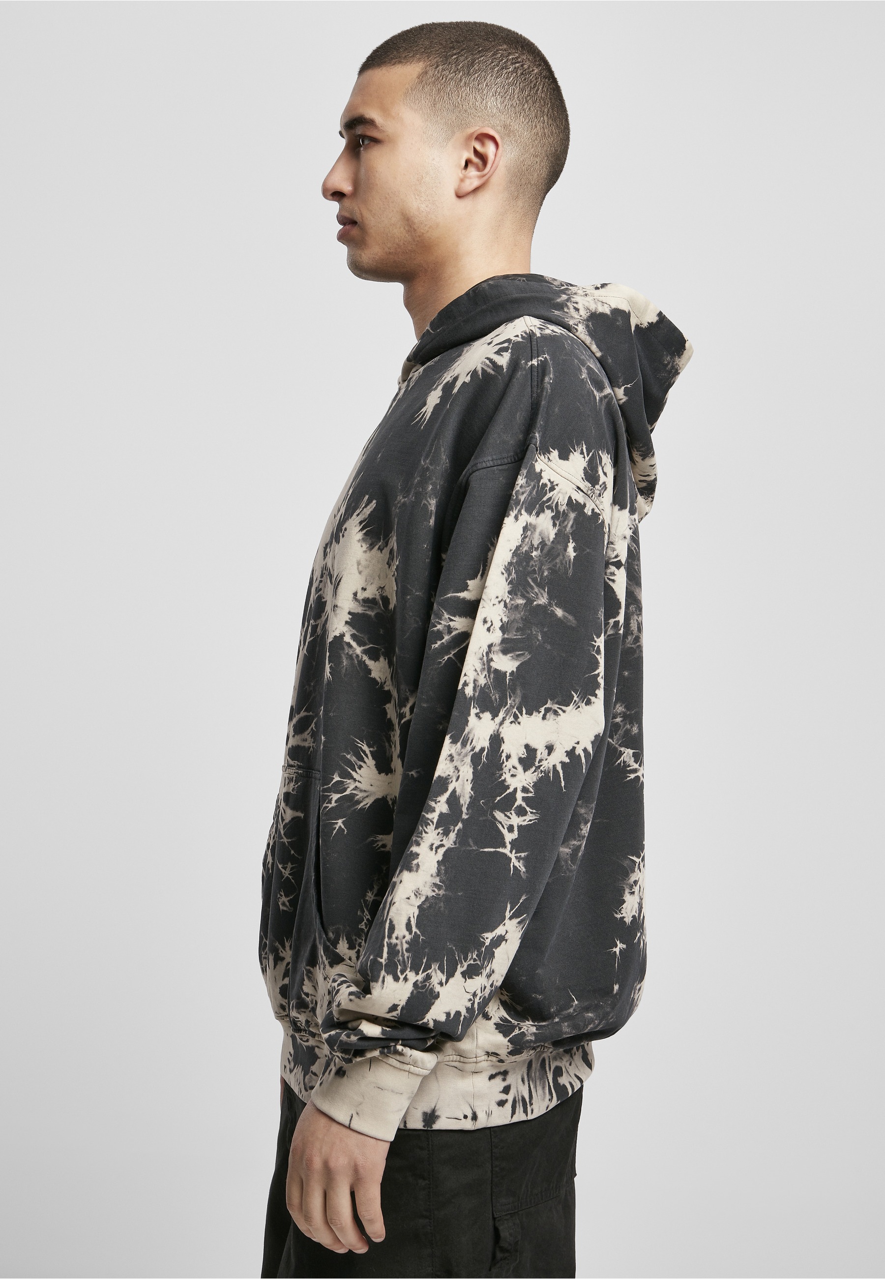 URBAN CLASSICS Rundhalspullover »Urban Classics Herren Bleached Hoody« 1 Stk.