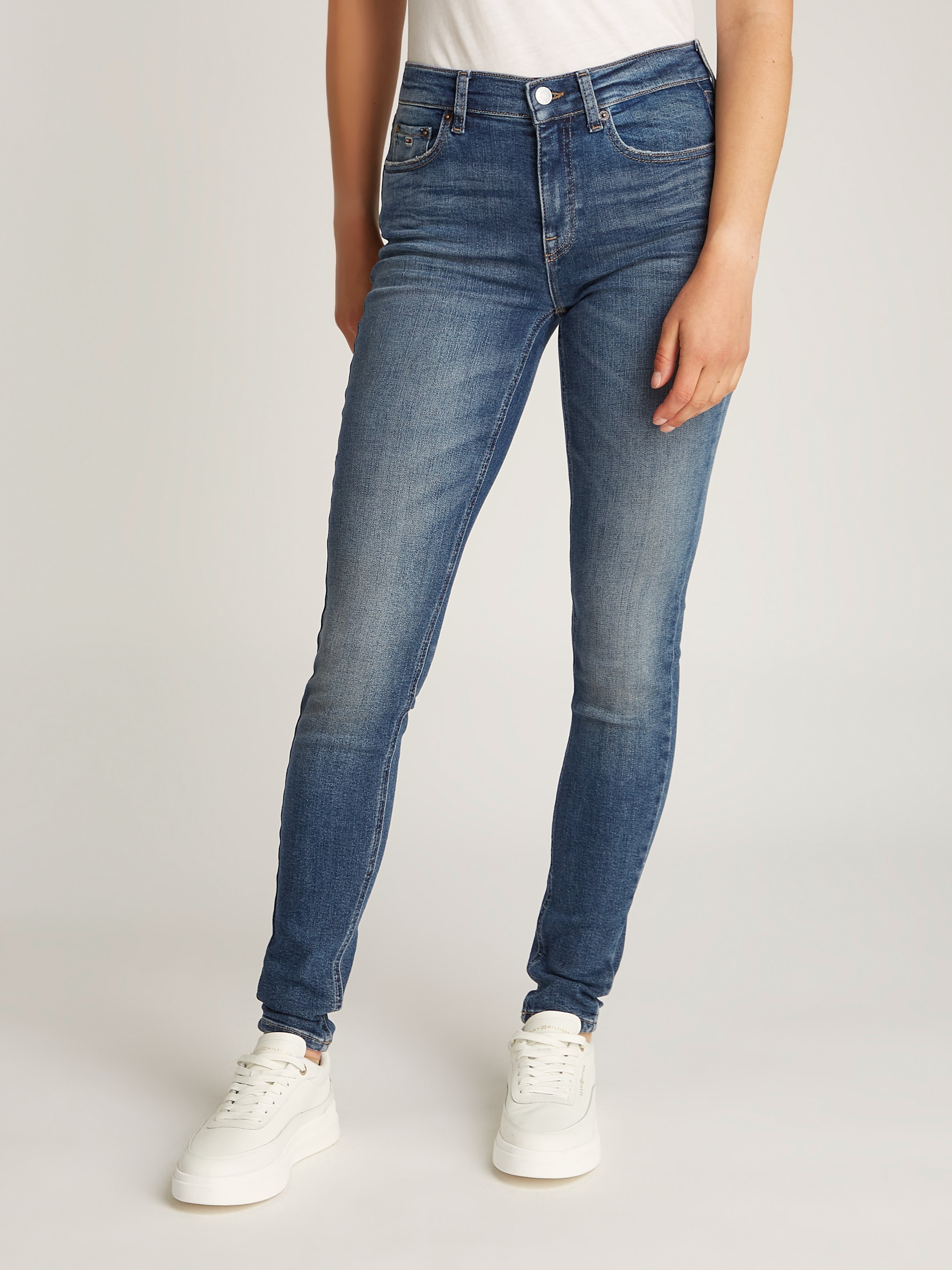 Tommy Jeans Skinny-fit-Jeans "NORA MR SKNY CI1263", mit Waschung, Logo-Badg günstig online kaufen