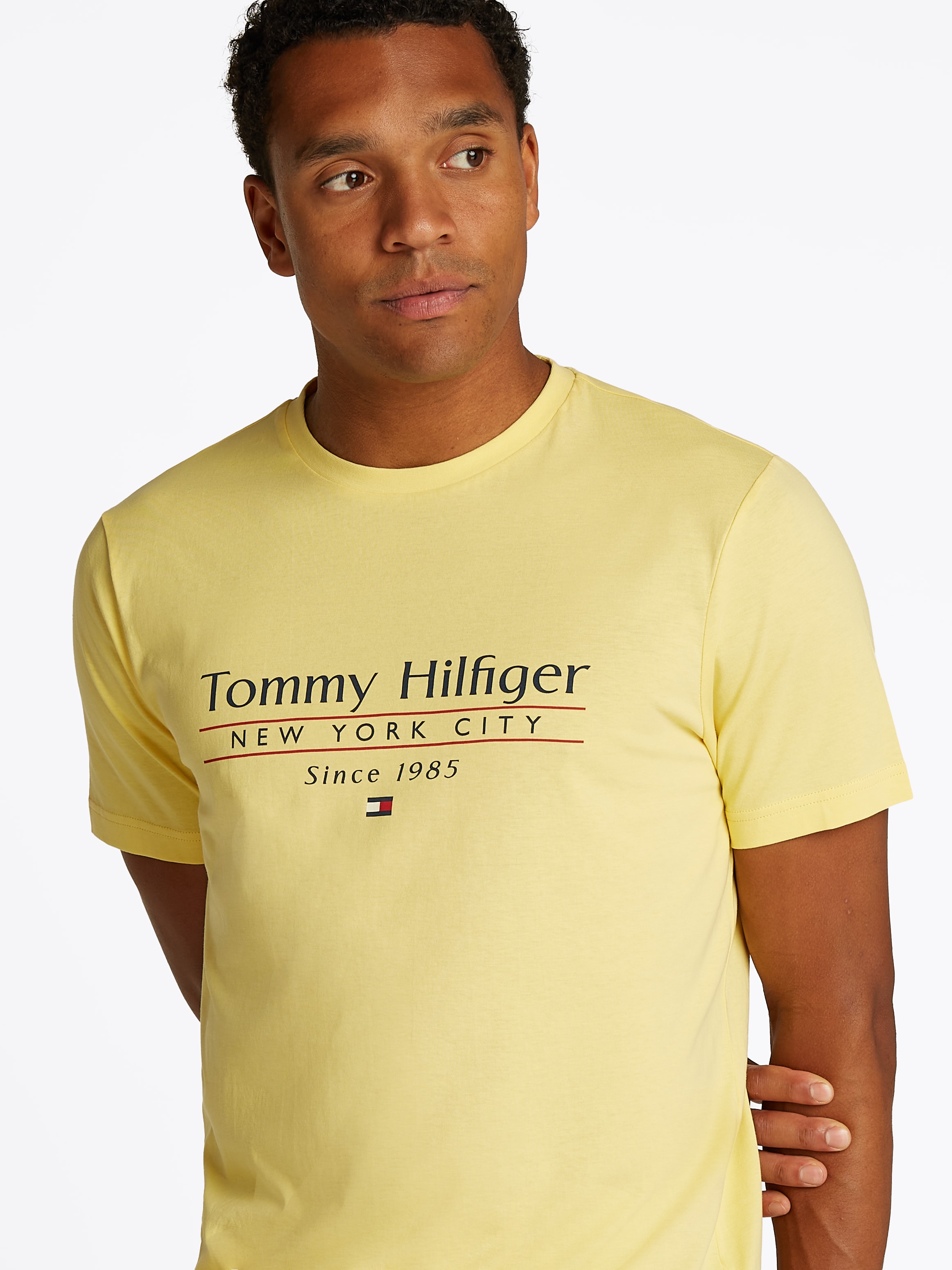 Tommy Hilfiger T-Shirt »HILFIGER CENTER STACK TEE«, mit großem Schriftprint