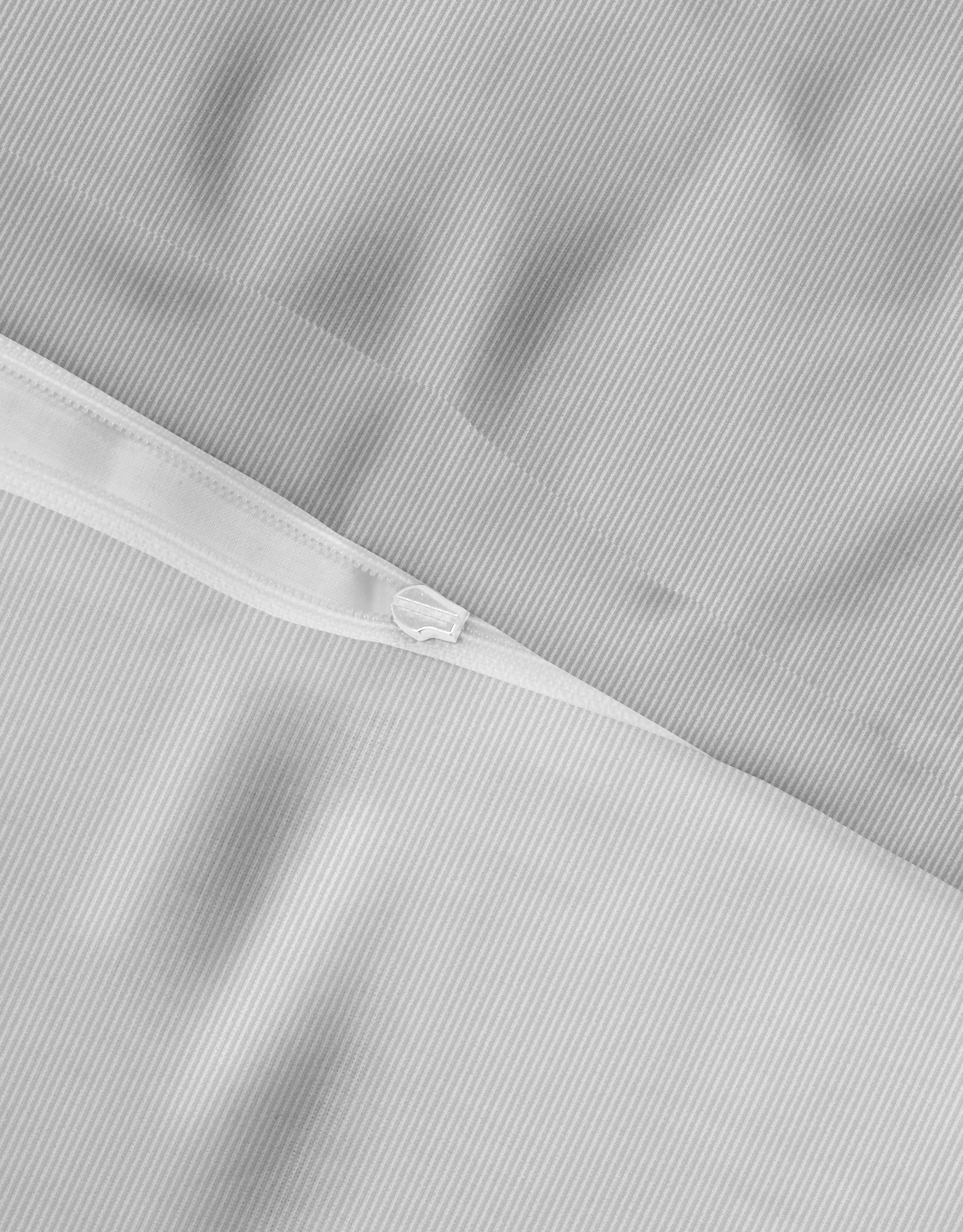 Biberna Kissenbezug »0615211 Premium Satin aus 100% Baumwolle mit Reißverschluß, 40x80 cm« seidig glatt & atmungsaktiv, Reißverschluss, Feine Streifen