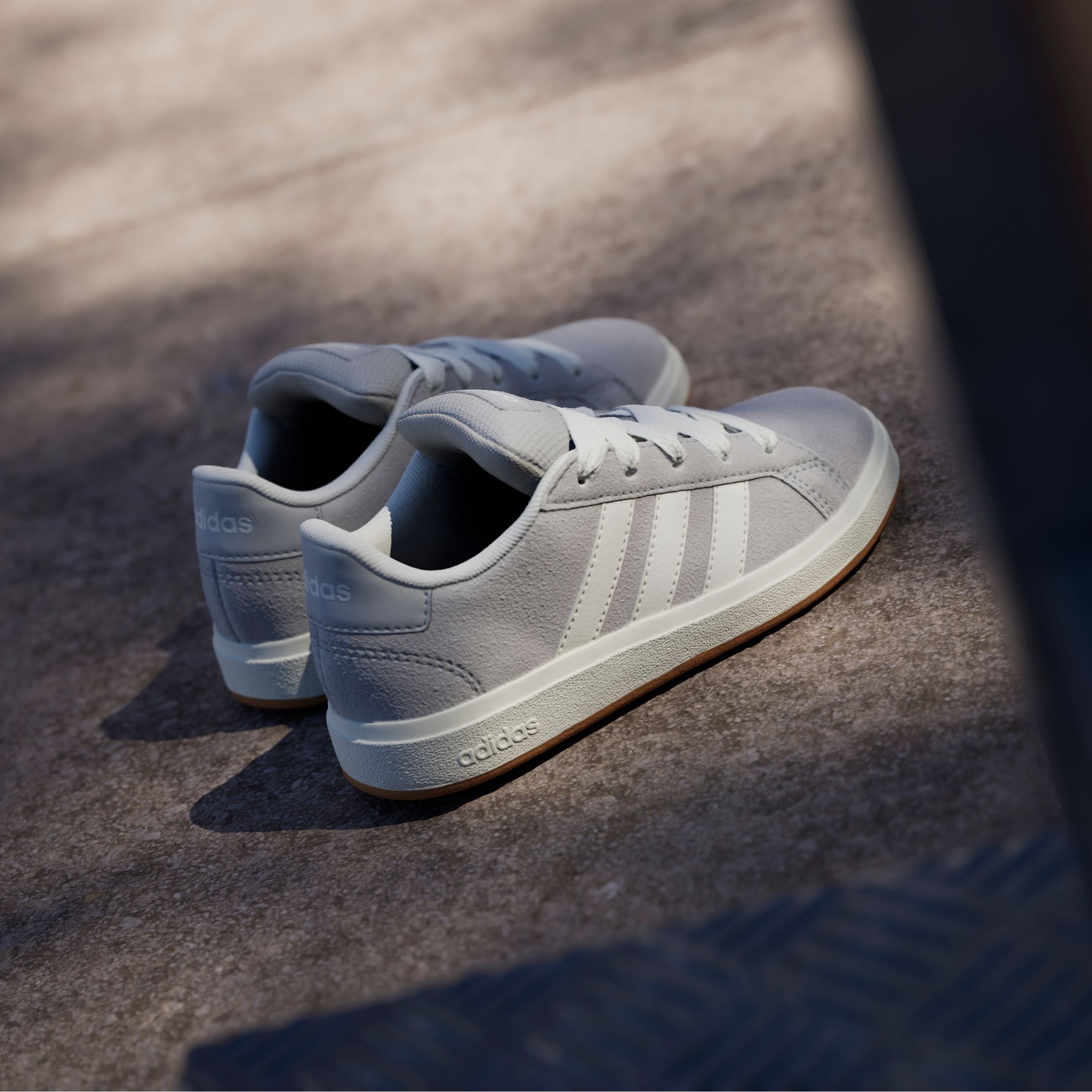 adidas Sportswear Sneaker »GRAND COURT 00S KIDS«, Design auf den Spuren des adidas Superstar
