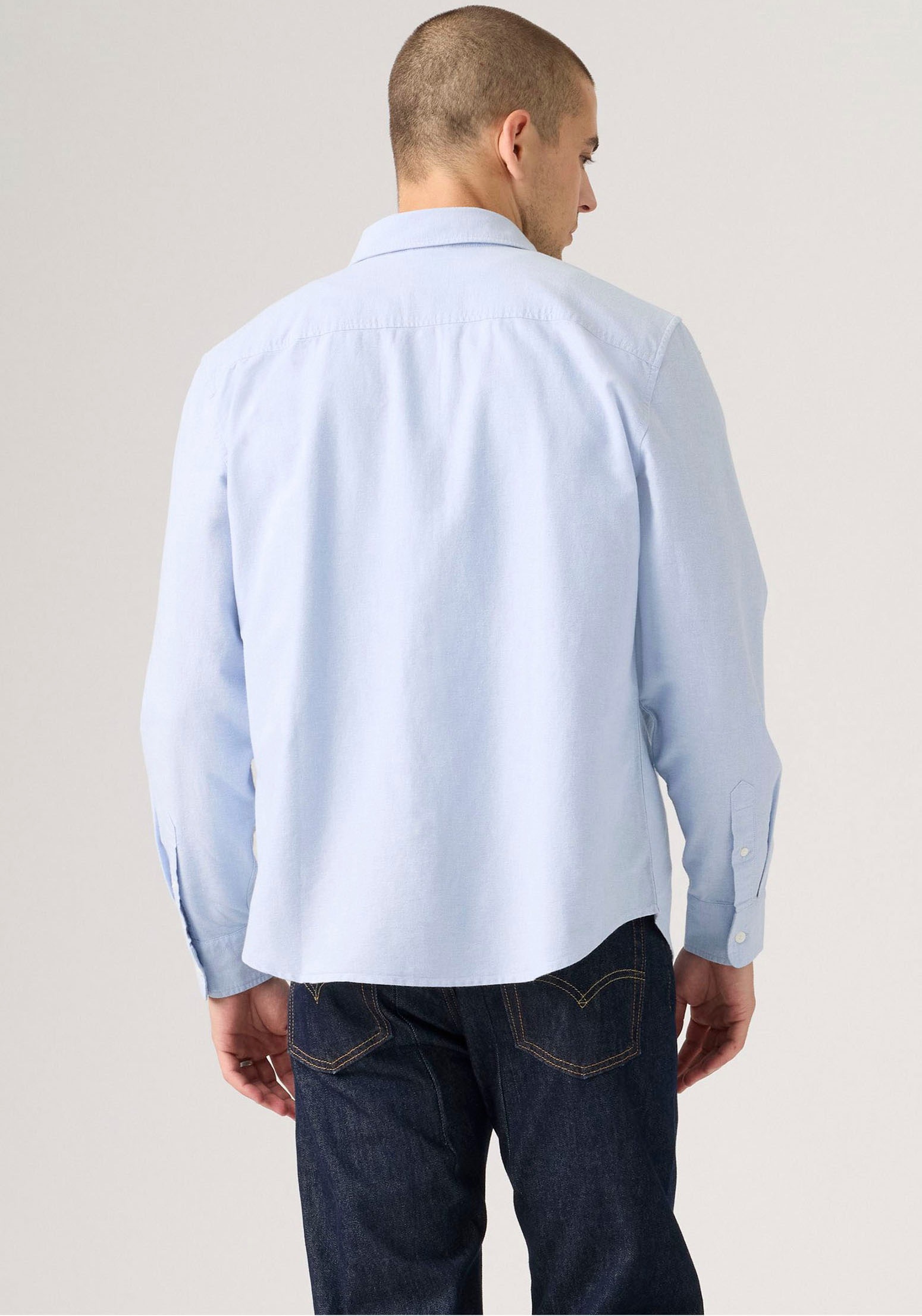Levi's® Langarmhemd »AUTHENTIC BUTTON DOWN«, mit Ton-in-Ton Logostickerei auf der Brust