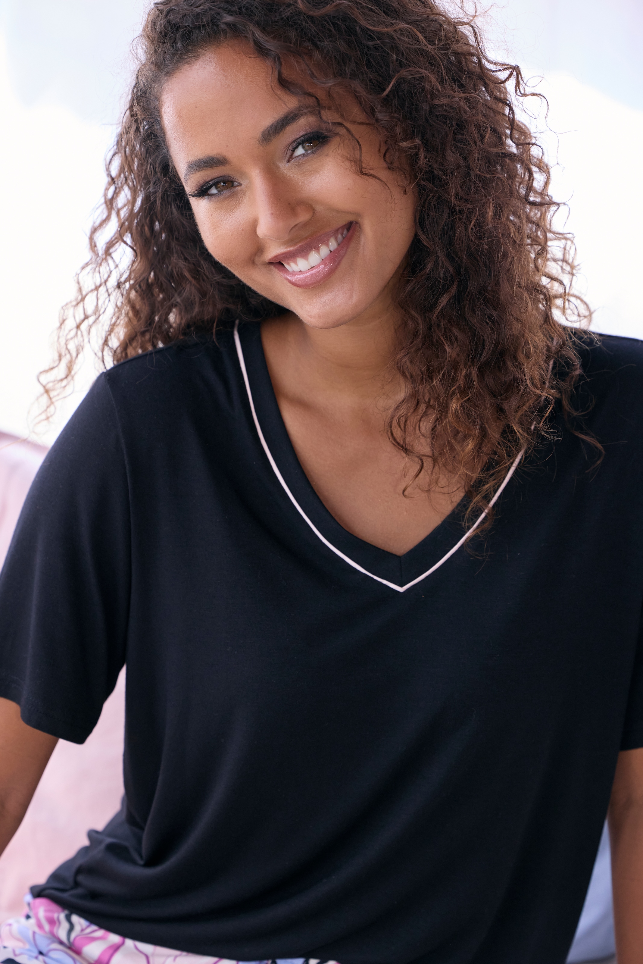 LASCANA Pyjama 2-teilig, 2 tlg. mit schönem Blumendruck günstig online kaufen