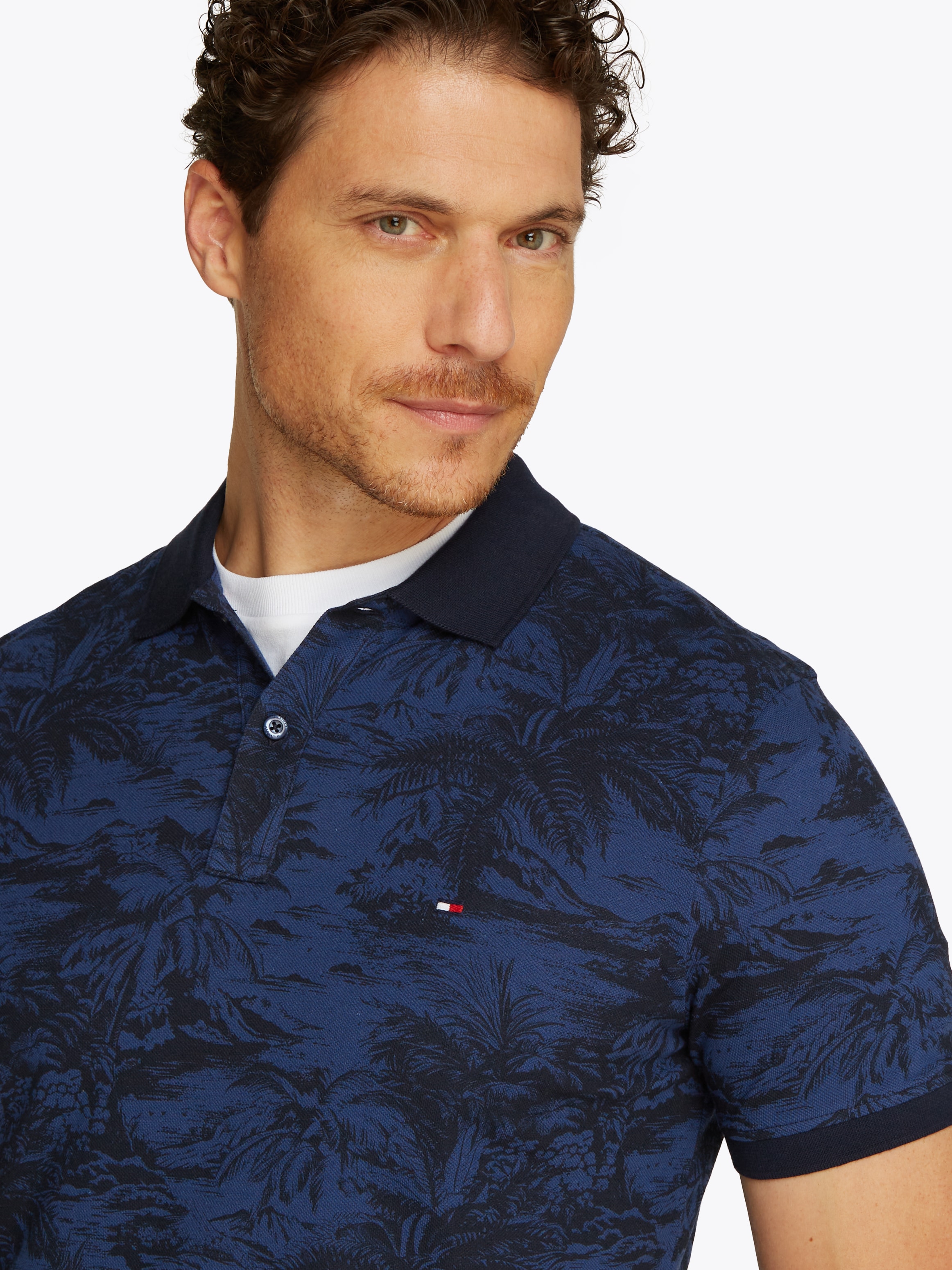 Tommy Hilfiger Poloshirt »ALL OVER PRINT LINEN REG POLO«, mit Palmenprint