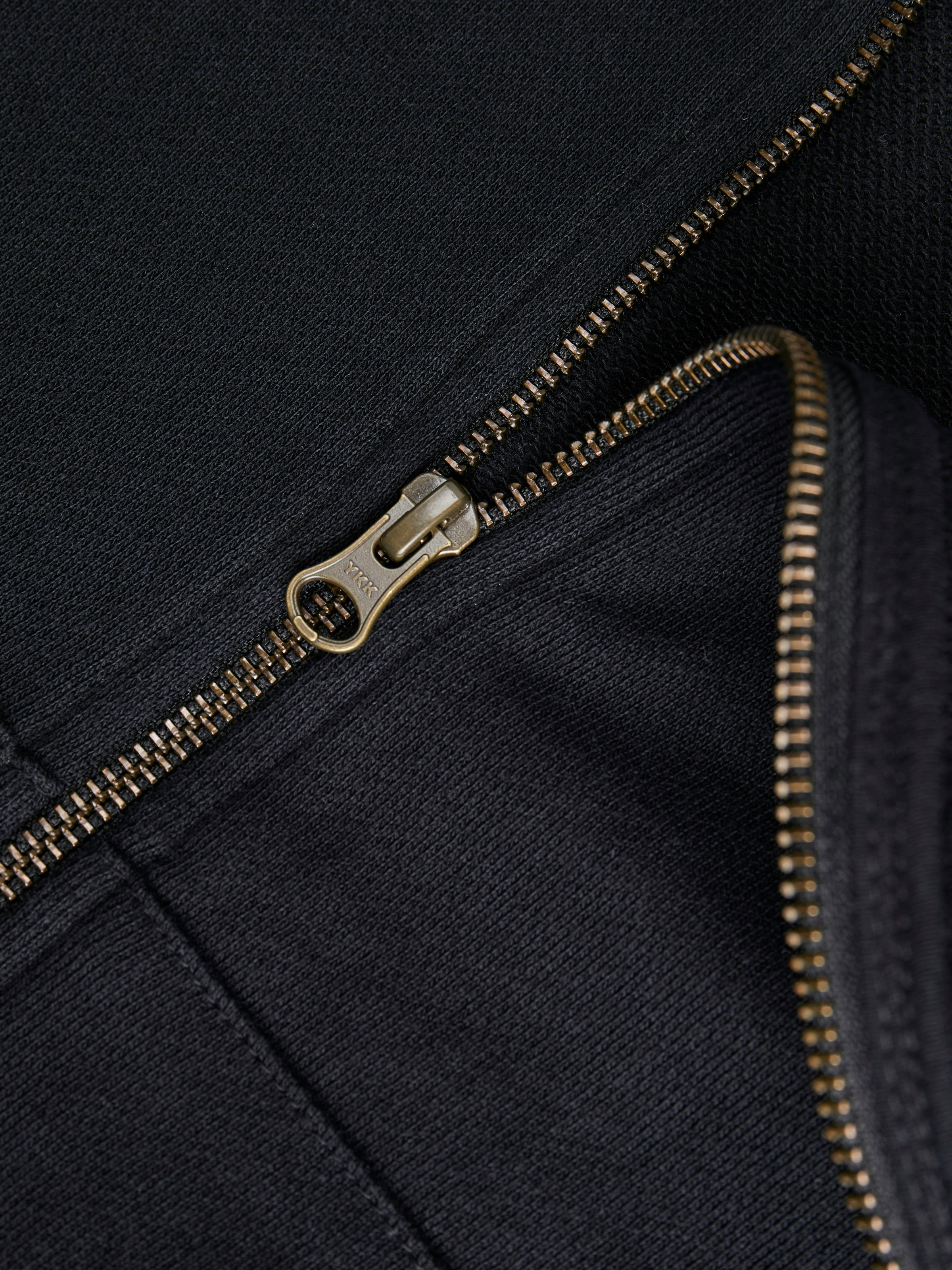 Jack & Jones Kapuzensweatjacke »JJECHARGE SWEAT ZIP HOOD NOOS«, mit Rippbündchen