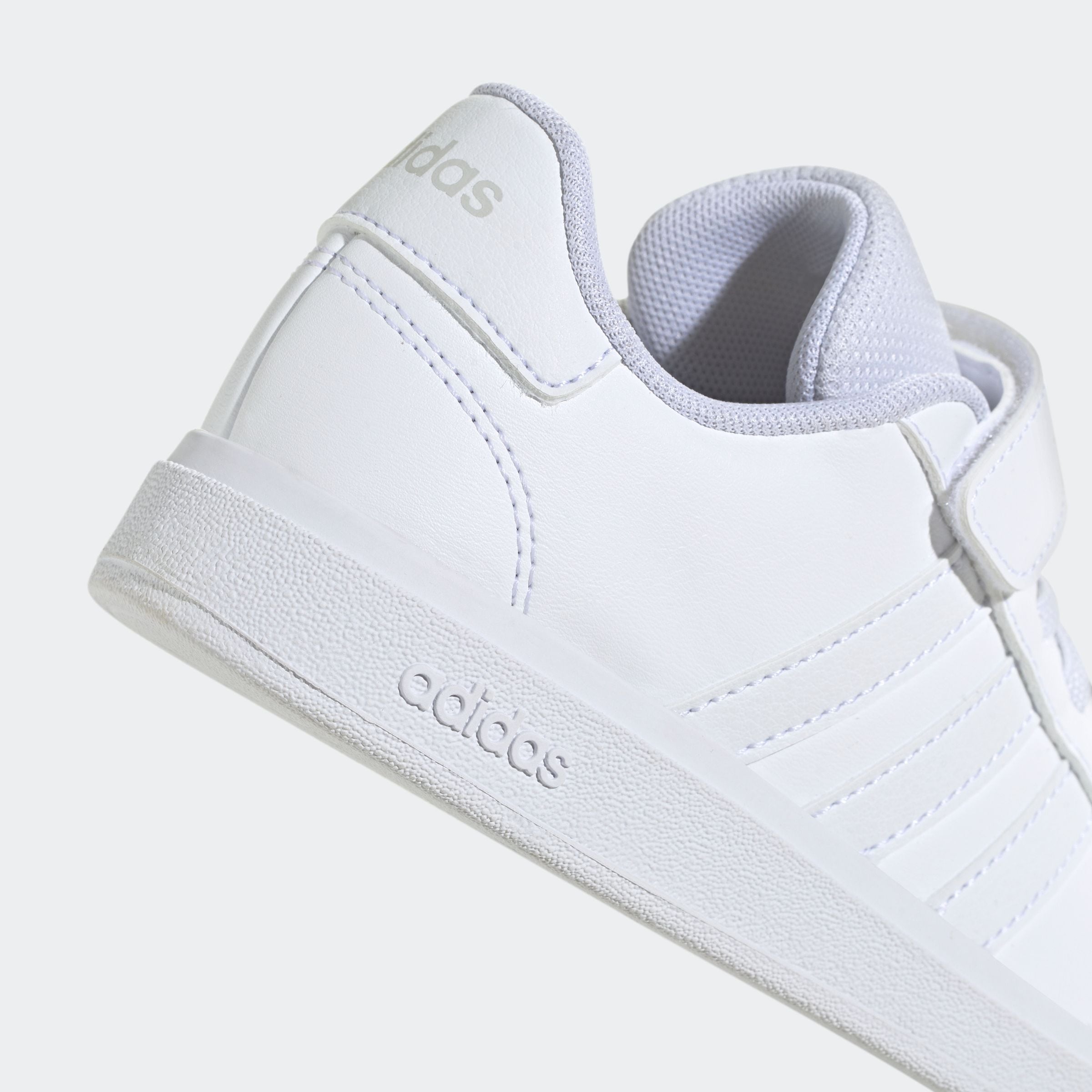 adidas Sportswear Sneaker »GRAND COURT 2.0 KIDS«, Design auf den Spuren des adidas Superstar