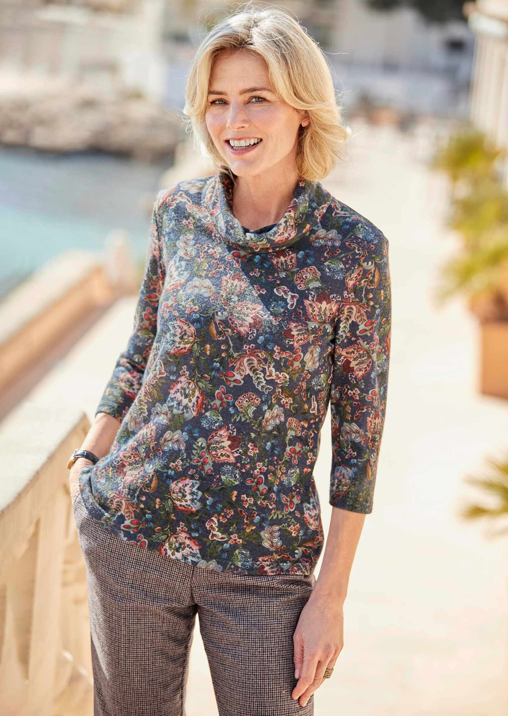 GOLDNER Print-Shirt »Kurzgröße Kurzgröße - Modernes Druckshirt mit angesagtem Rollkragen«