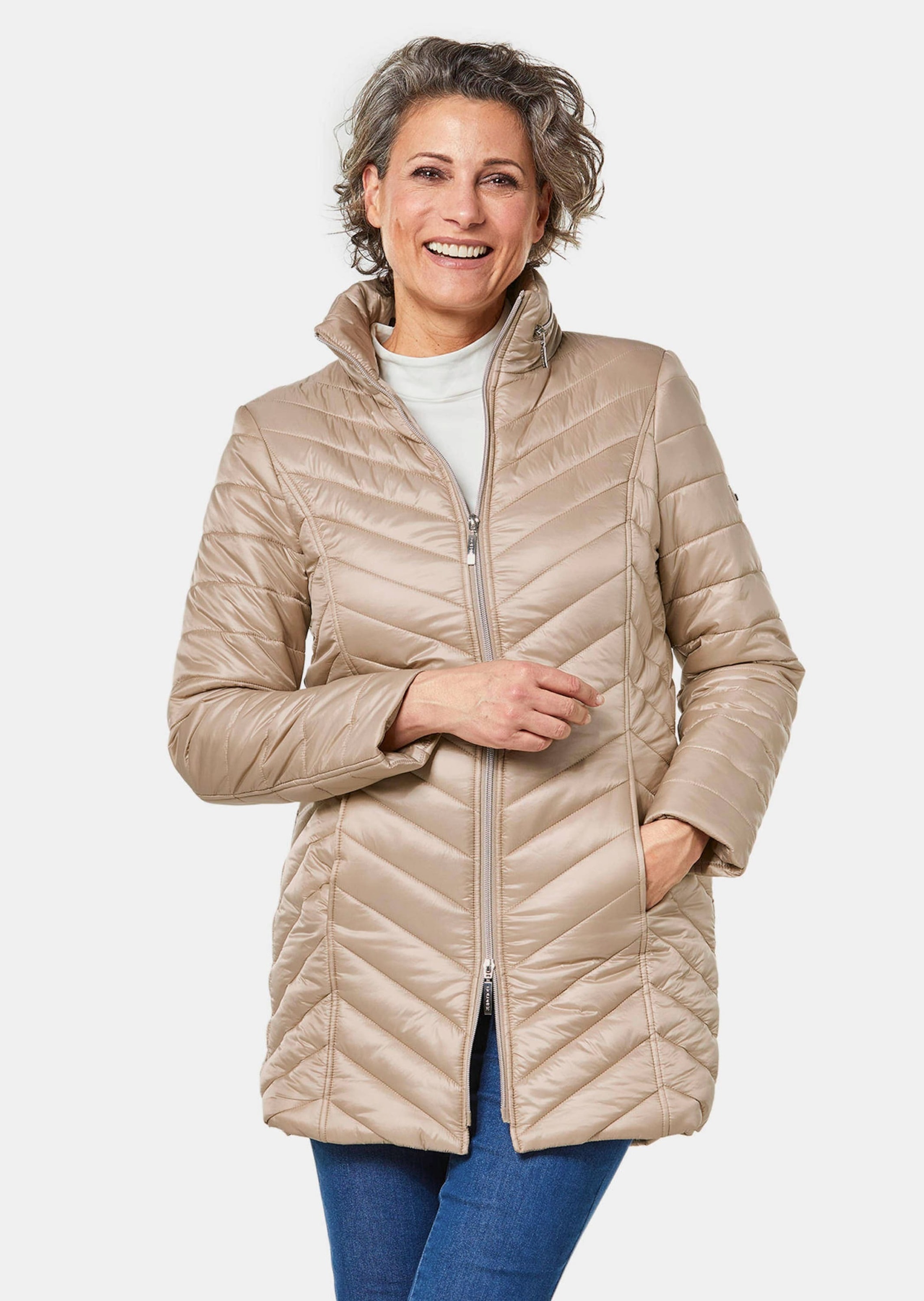 GOLDNER Kurzjacke "Kurzgröße Figurschmeichelnde, leichte Longsteppjacke" günstig online kaufen