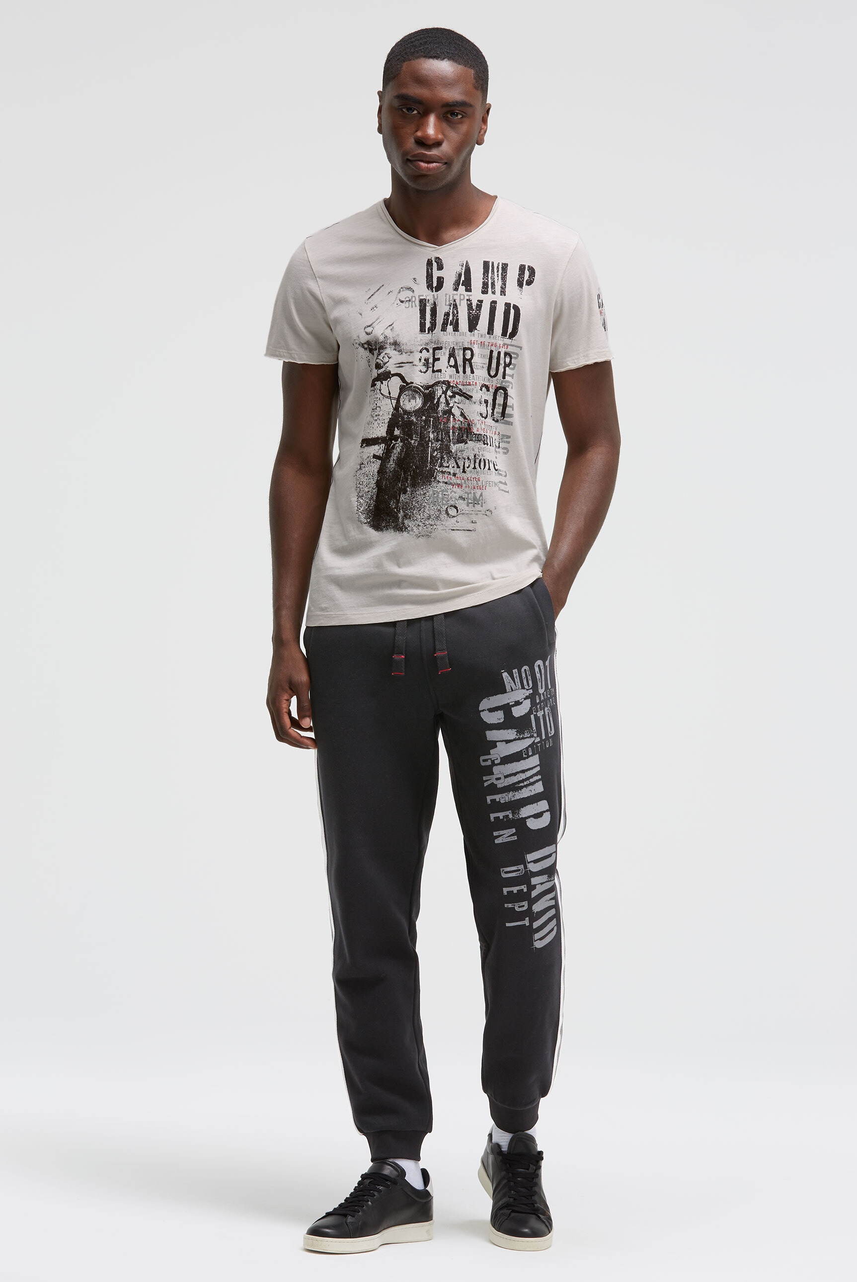CAMP DAVID V-Shirt mit offenen Kanten