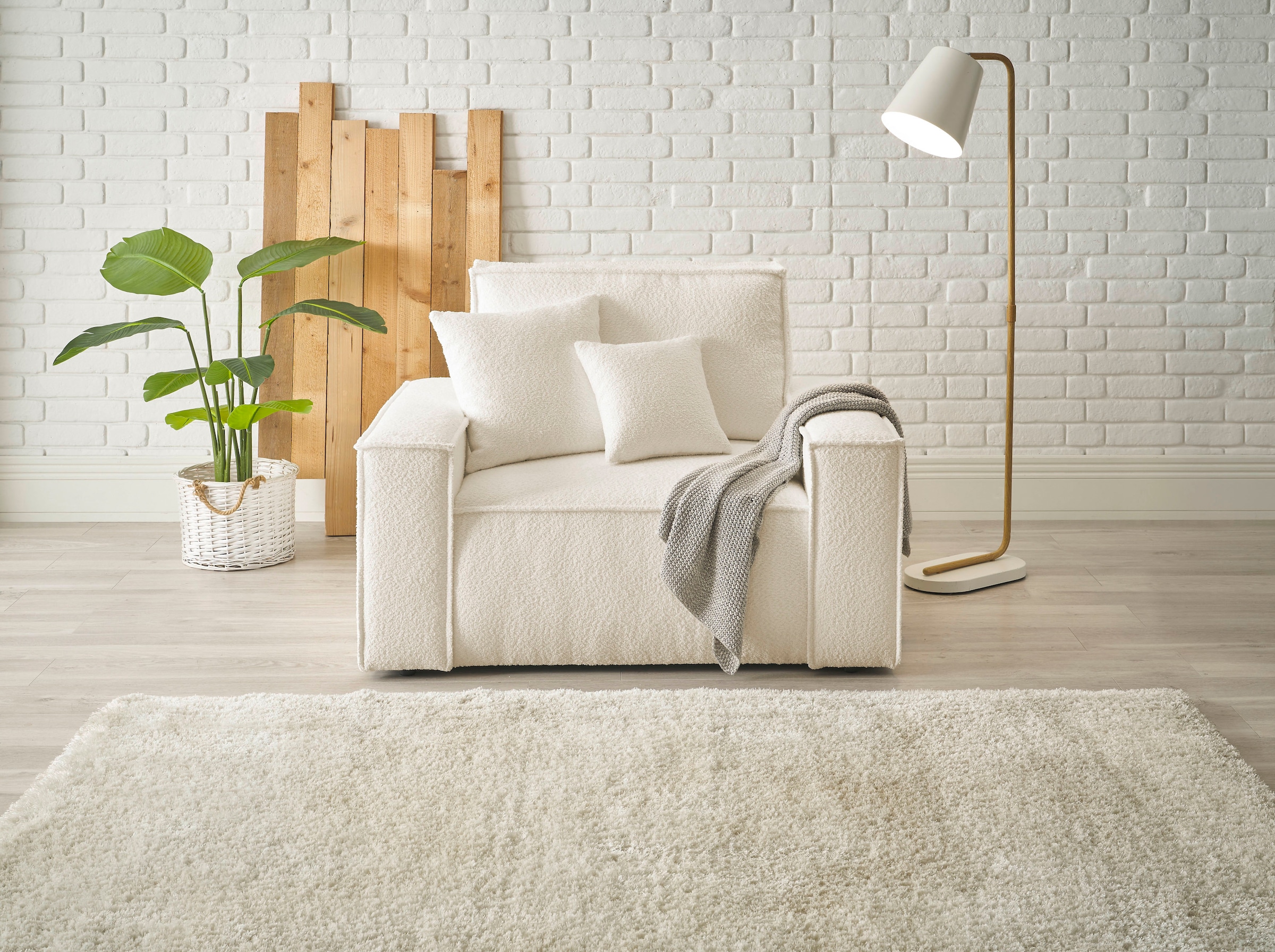 OTTO home Loveseat "FINNLEY Bouclé, XXL-Sessel, Lesesessel, inkl. Zierkissen" 1 Stk. tlg. verfügbar in den Stoffqualitäten Bouclé, Struktur fein und Mega Cord