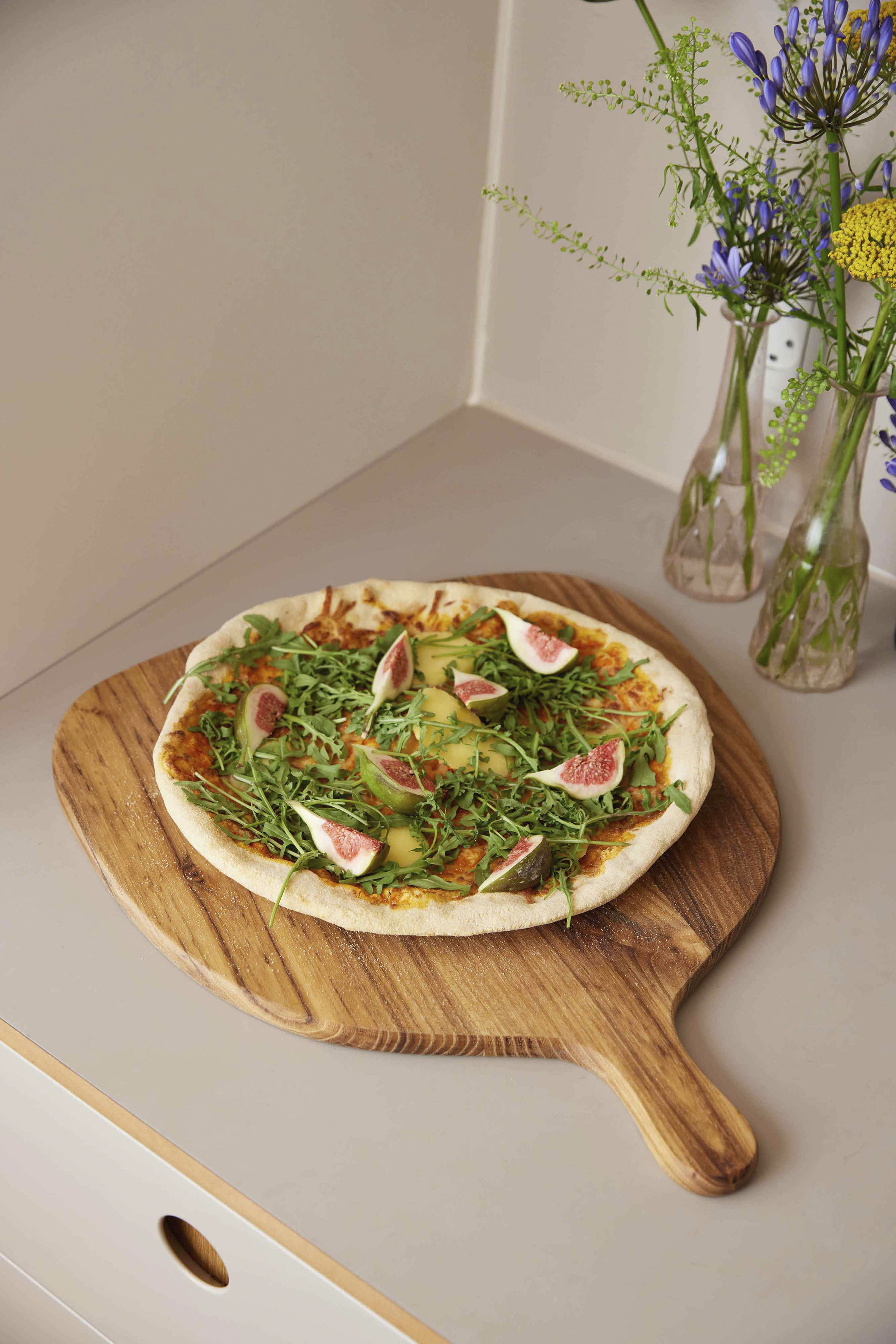 Thumbnail - aida RAW Pizzaschneidebrett "RAW Teak" organisches Design