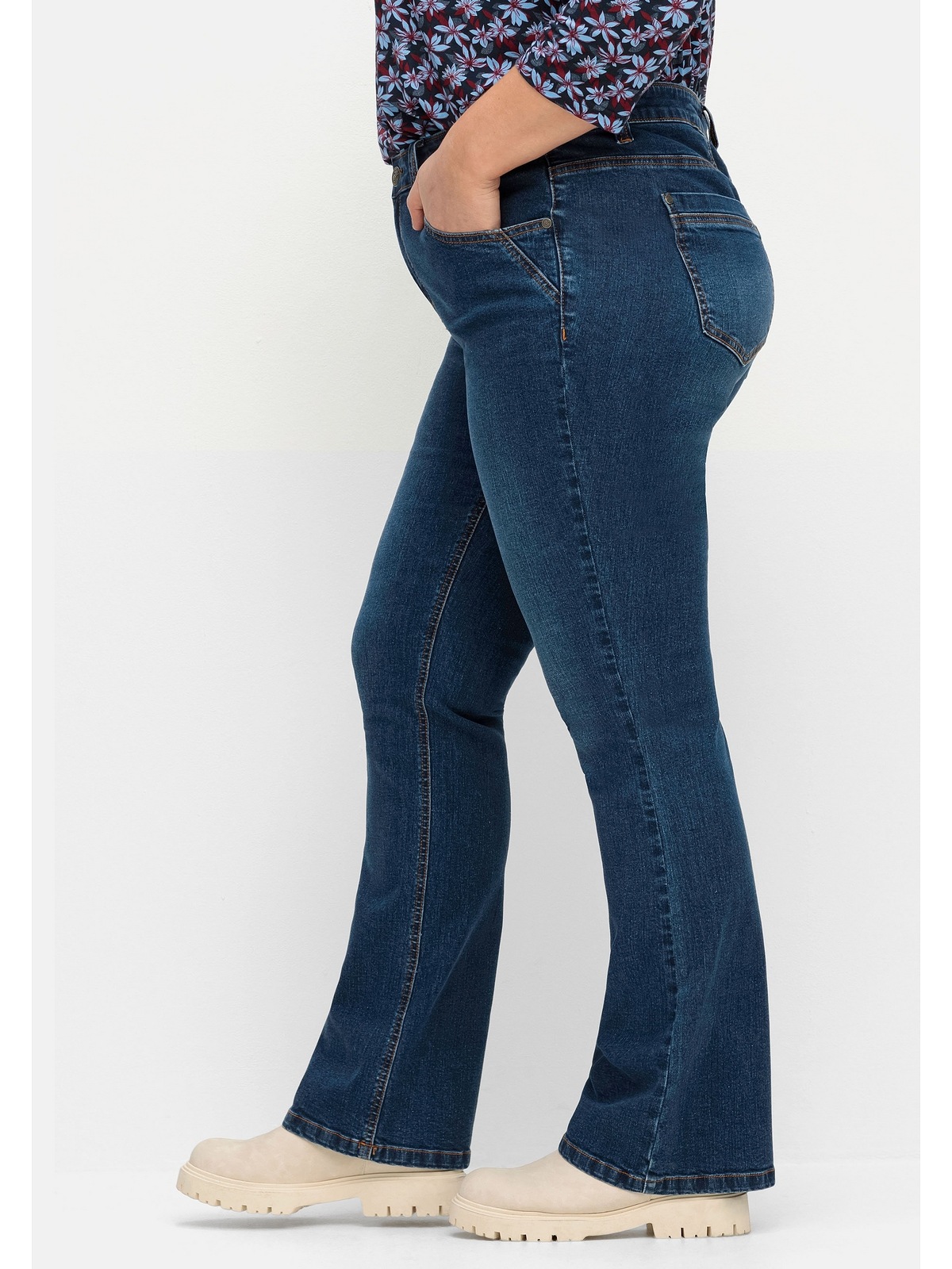 ideal bei »Große BAUR Bauch Größen«, | Beinen Bootcut-Jeans für SUSANNE viel schmalen Sheego bestellen und