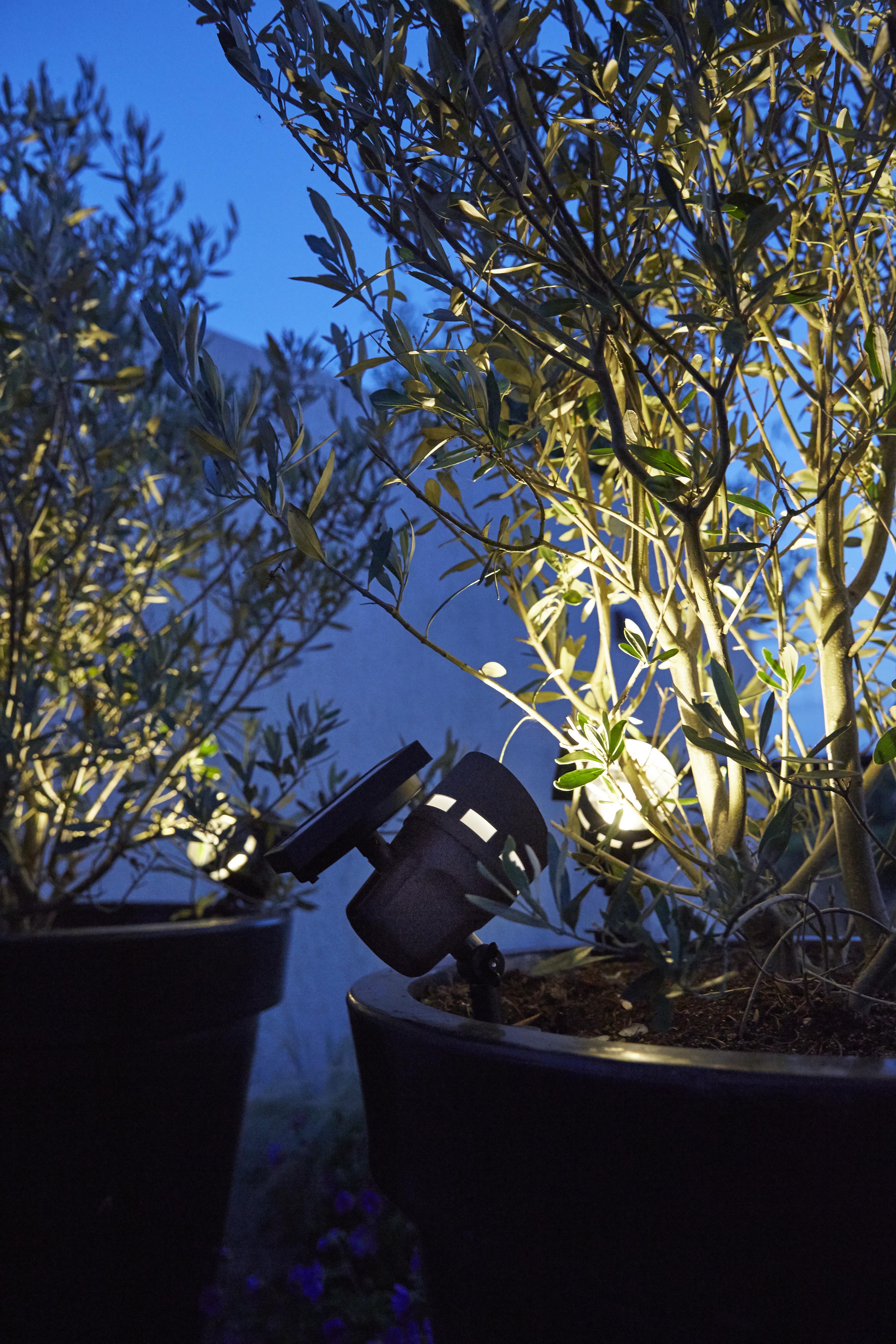 Thumbnail - LUXFORM Gartenstrahler "Solar-Intelligente Hybrid-Erdspießleuchte -Montana" LED-Modul 1 Stk. Für den Außenbereich geeign...