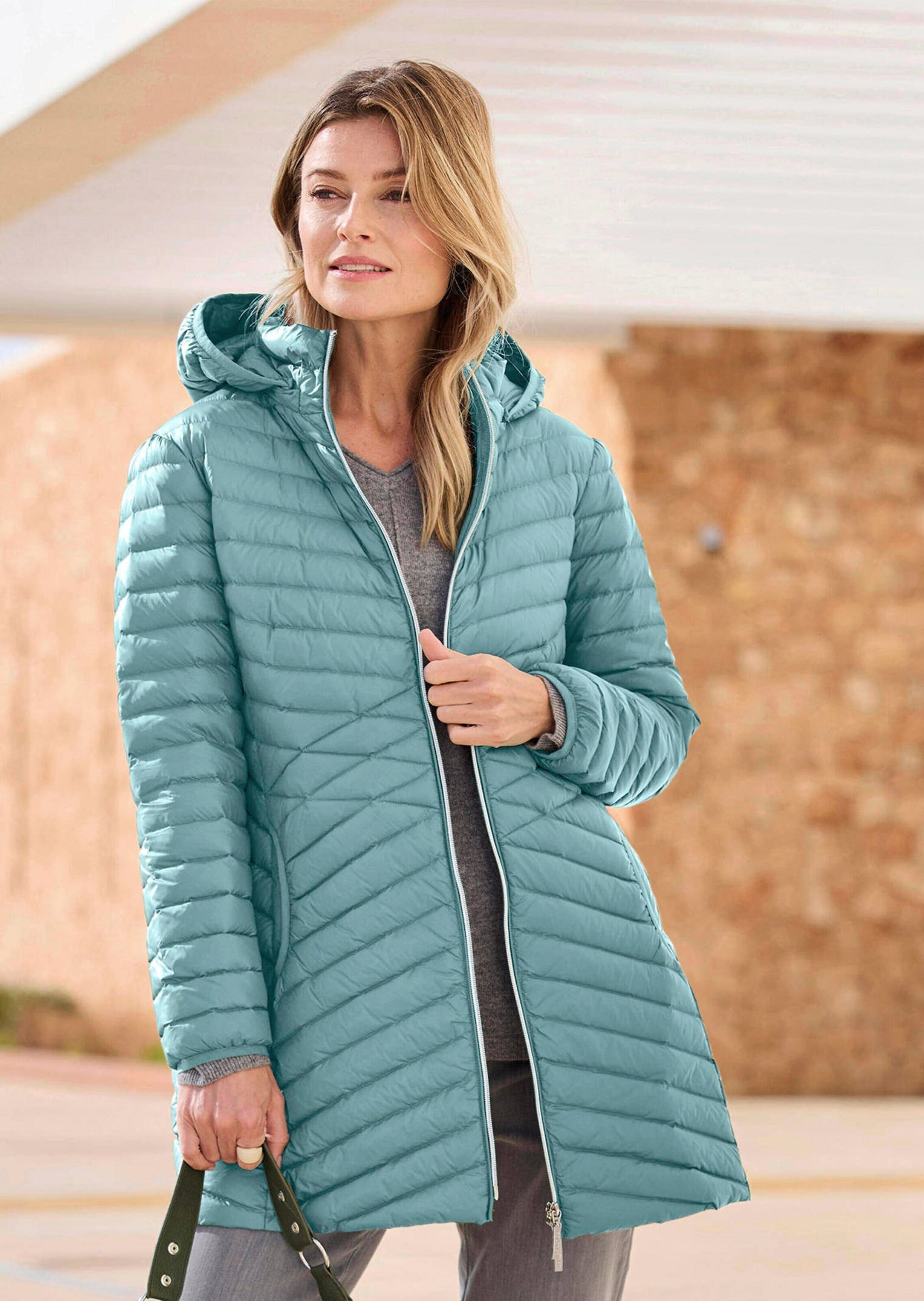 GOLDNER Winterjacke »Kurzgröße Daunenmantel mit femininer Steppung«