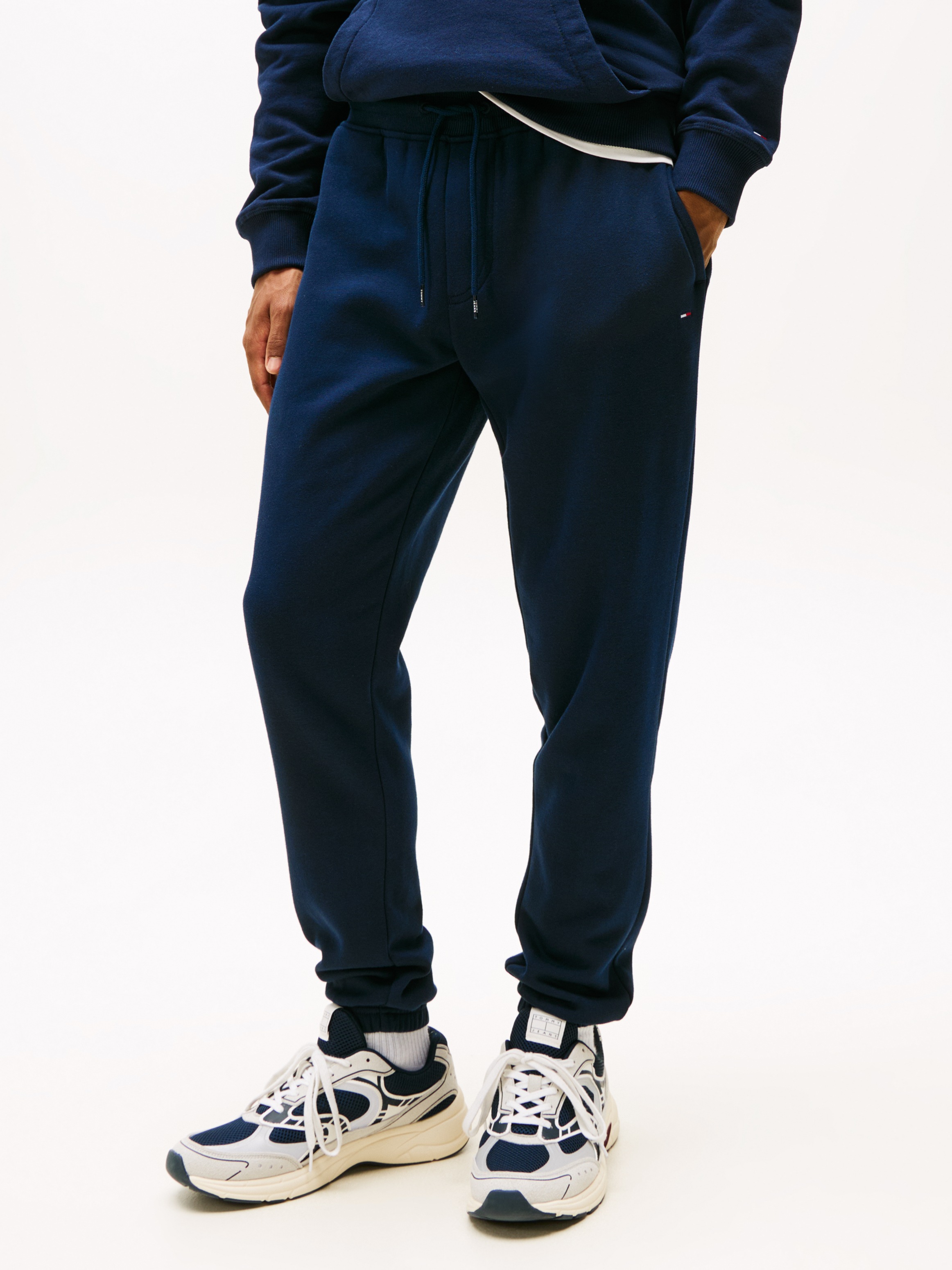 Tommy Jeans Sweathose "TJM SLIM S FLAG SWEATPANT", Mit Kordelzug günstig online kaufen