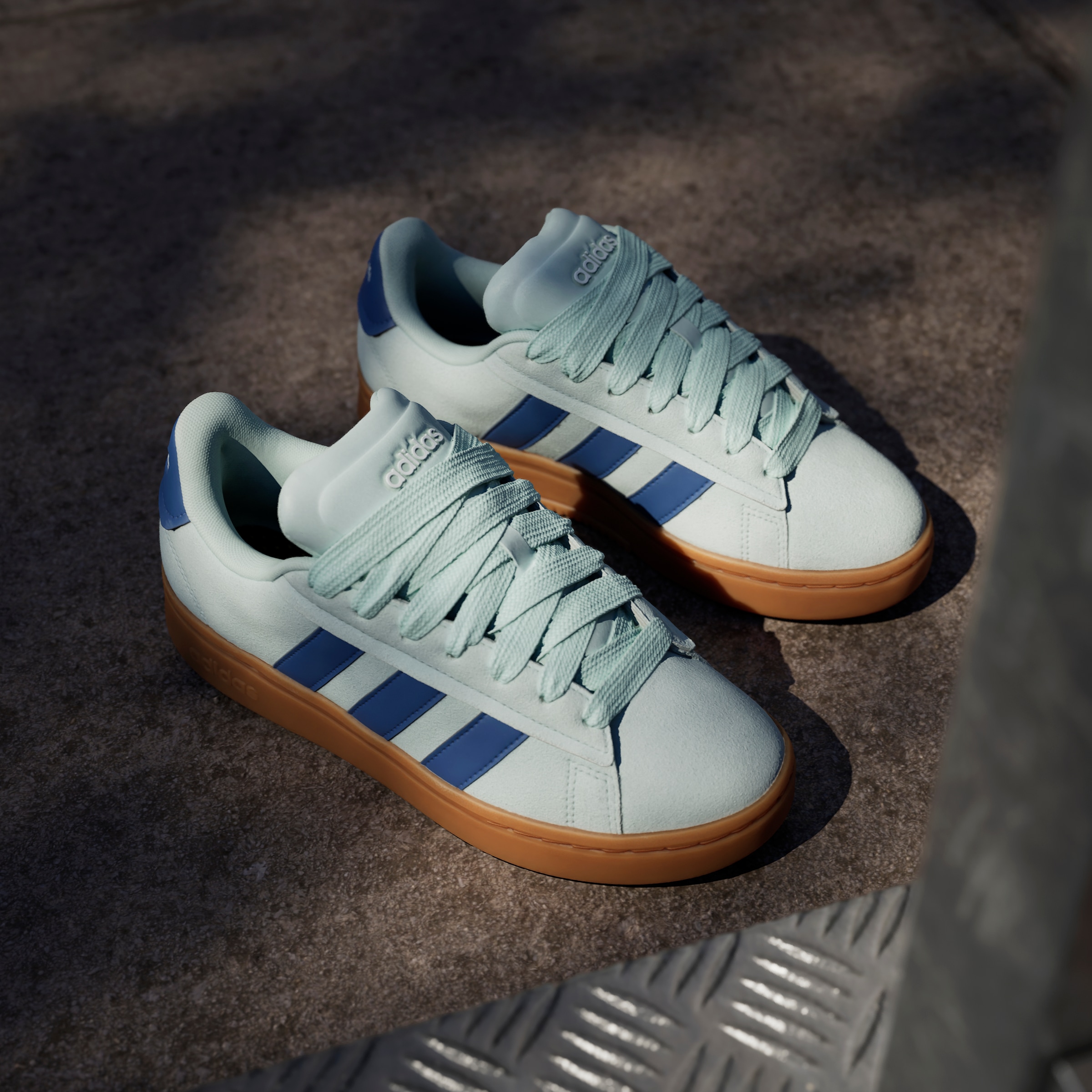 adidas Sportswear Sneaker »GRAND COURT ALPHA«, Design inspiriert vom adidas Campus 00