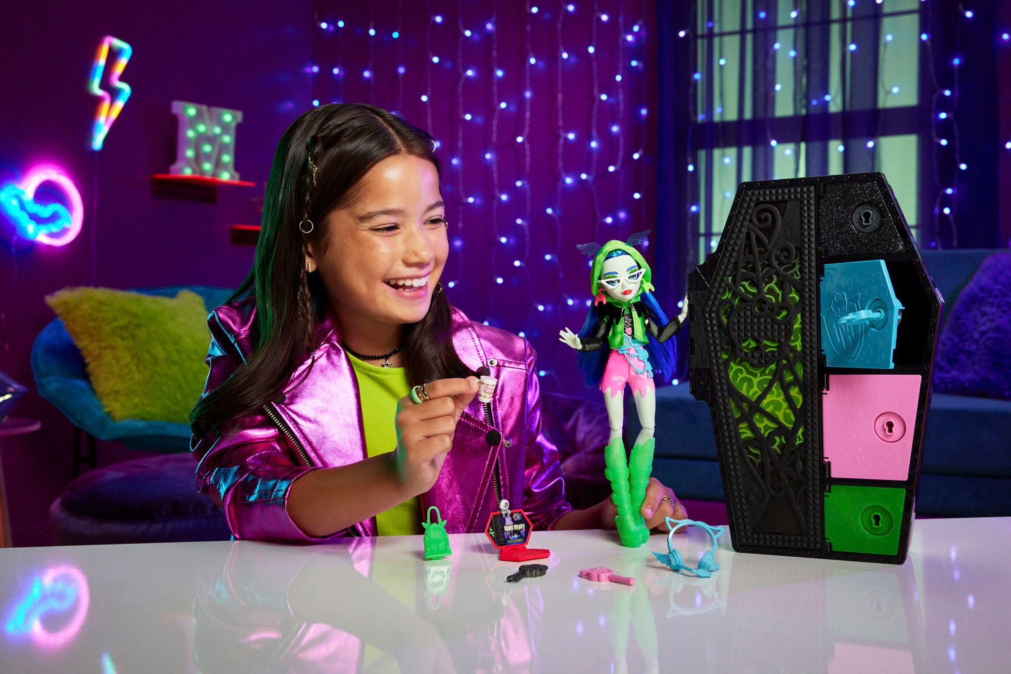 MonsterHigh™ Anziehpuppe »Skulltimate Secrets: Neon Frights, Ghoulia Yelps«