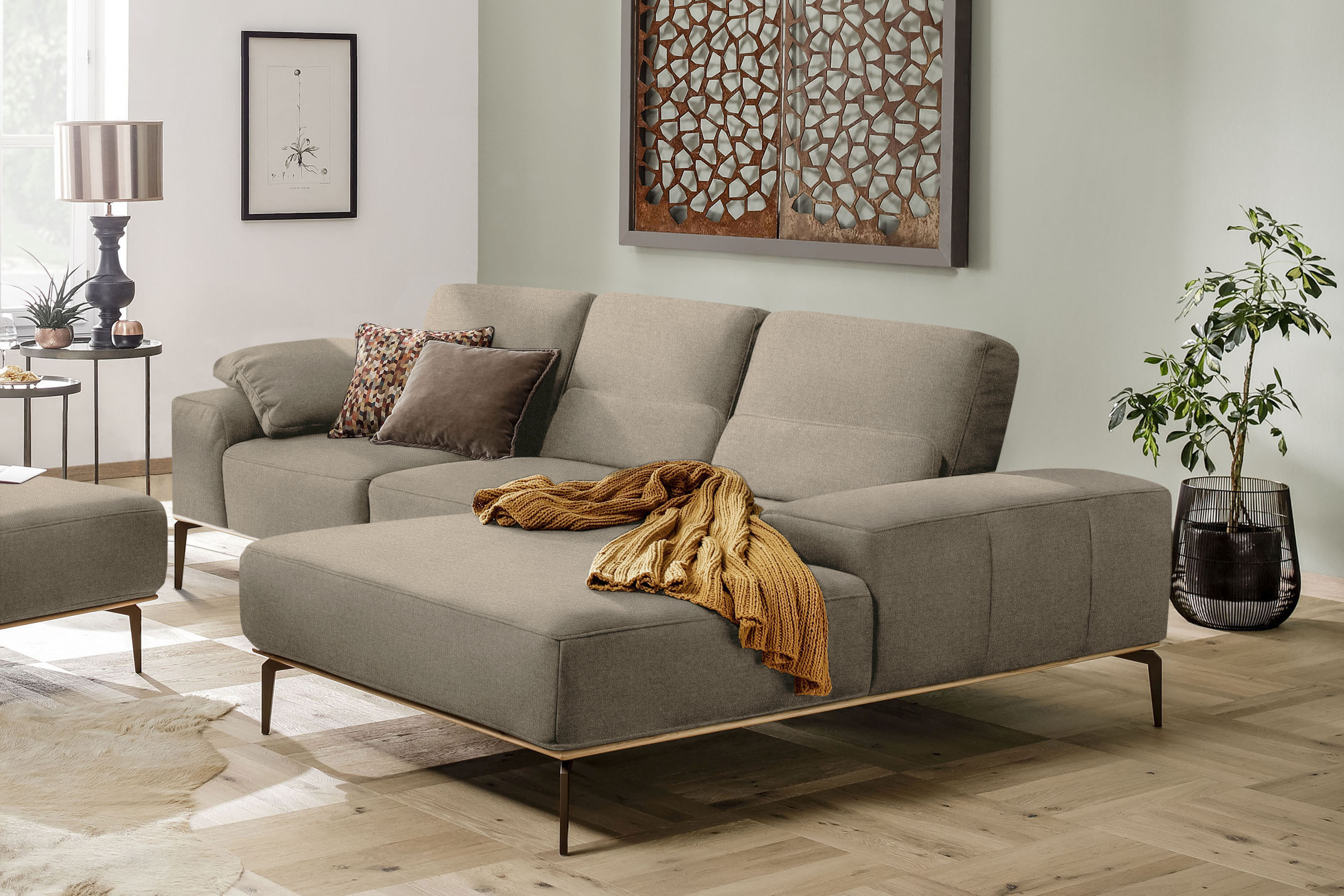 W.SCHILLIG Ecksofa "run, Designsofa mit tollem Sitzkomfort, bequem, L-Form" mit Holzsockel, Füße in Bronze pulverbeschichtet, Breite 279 cm