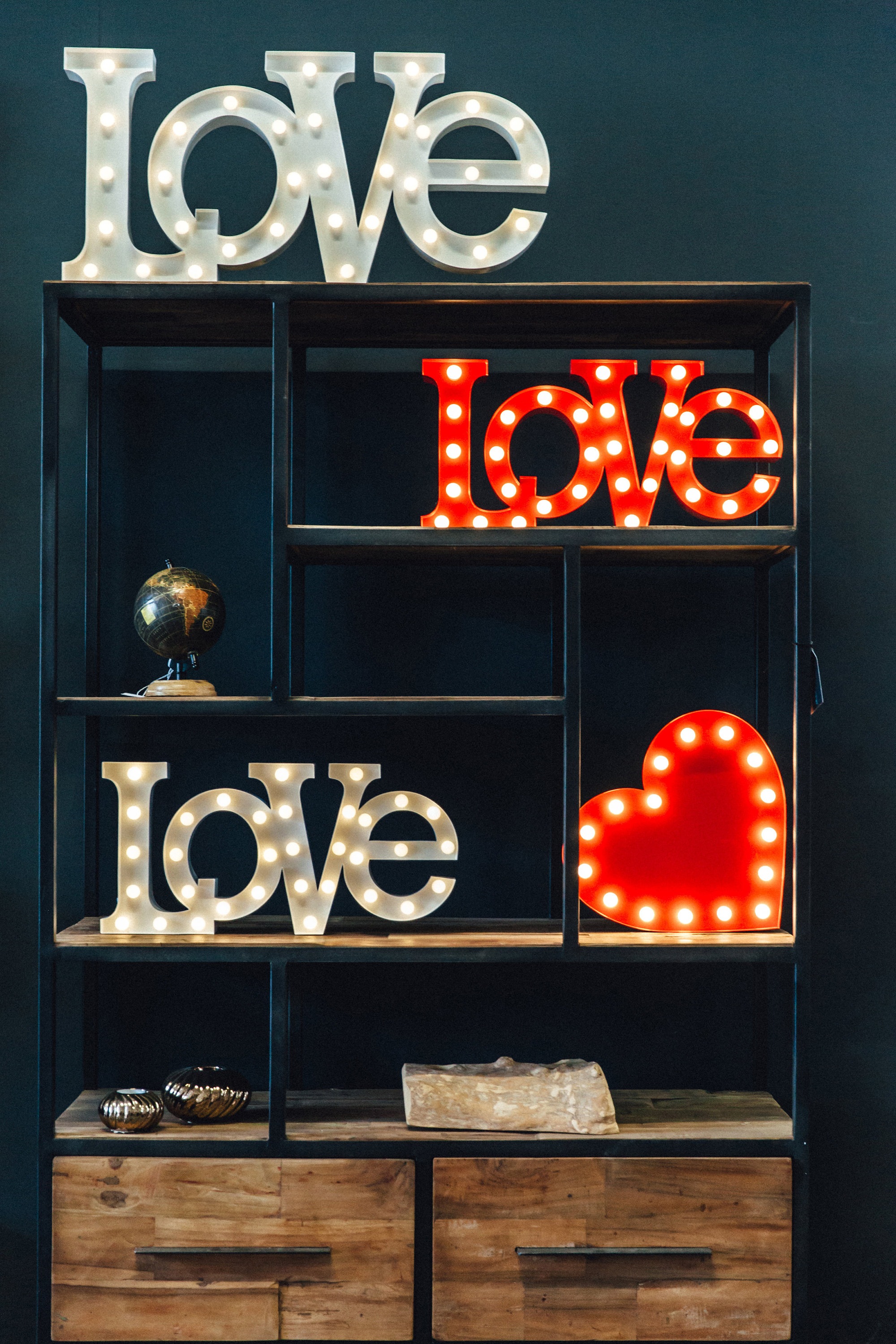 BAUR flammig-flammig, | »Heart«, 16 - mit Wandlampe, festverbauten Dekolicht 16 cm LED kaufen LEDs 31x31 LIGHTS Tischlampe MARQUEE Heart