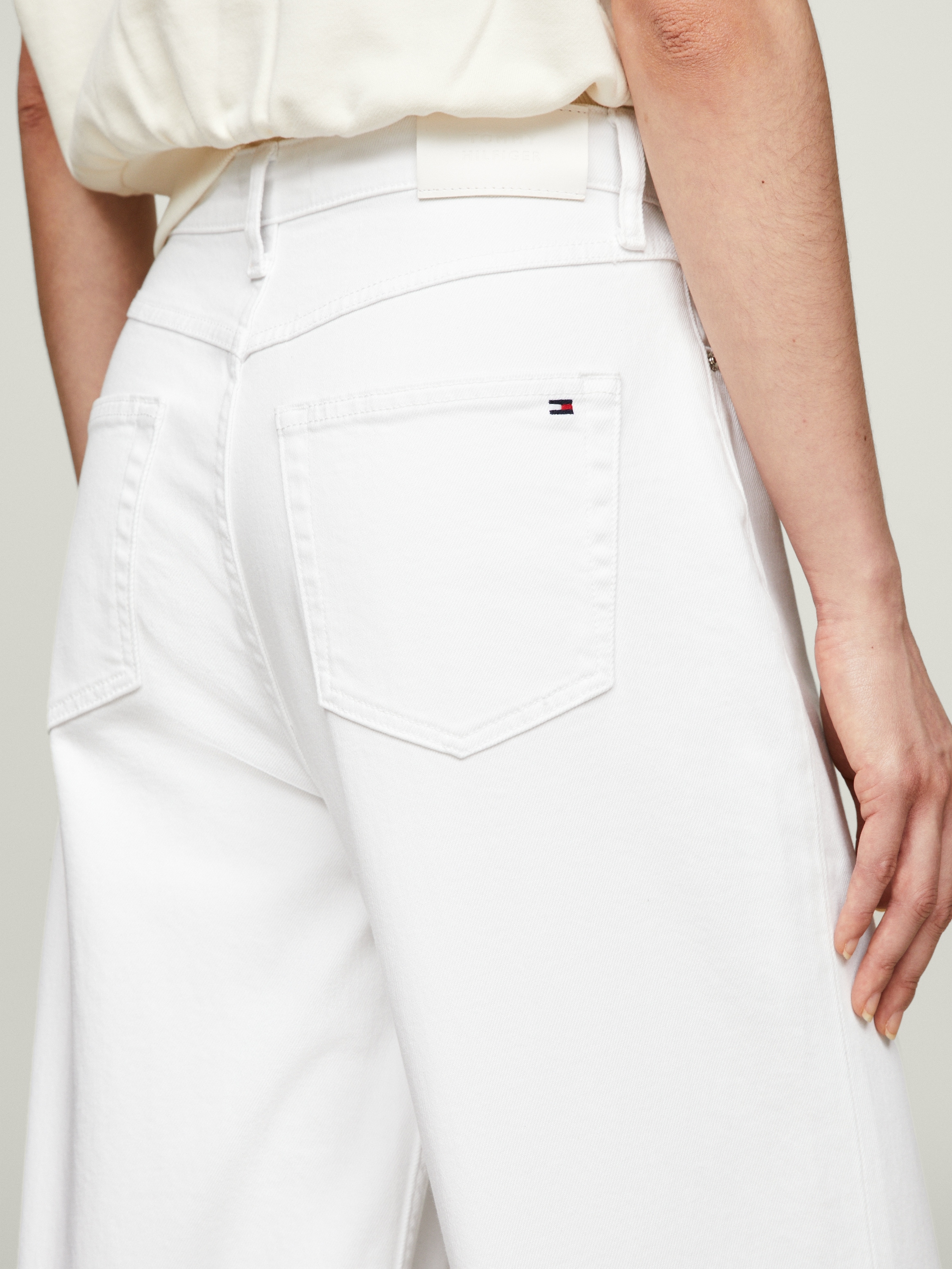 Tommy Hilfiger Straight-Jeans »RELAXED STRAIGHT HW PAM« mit Tommy Hilfiger Logo-Badge