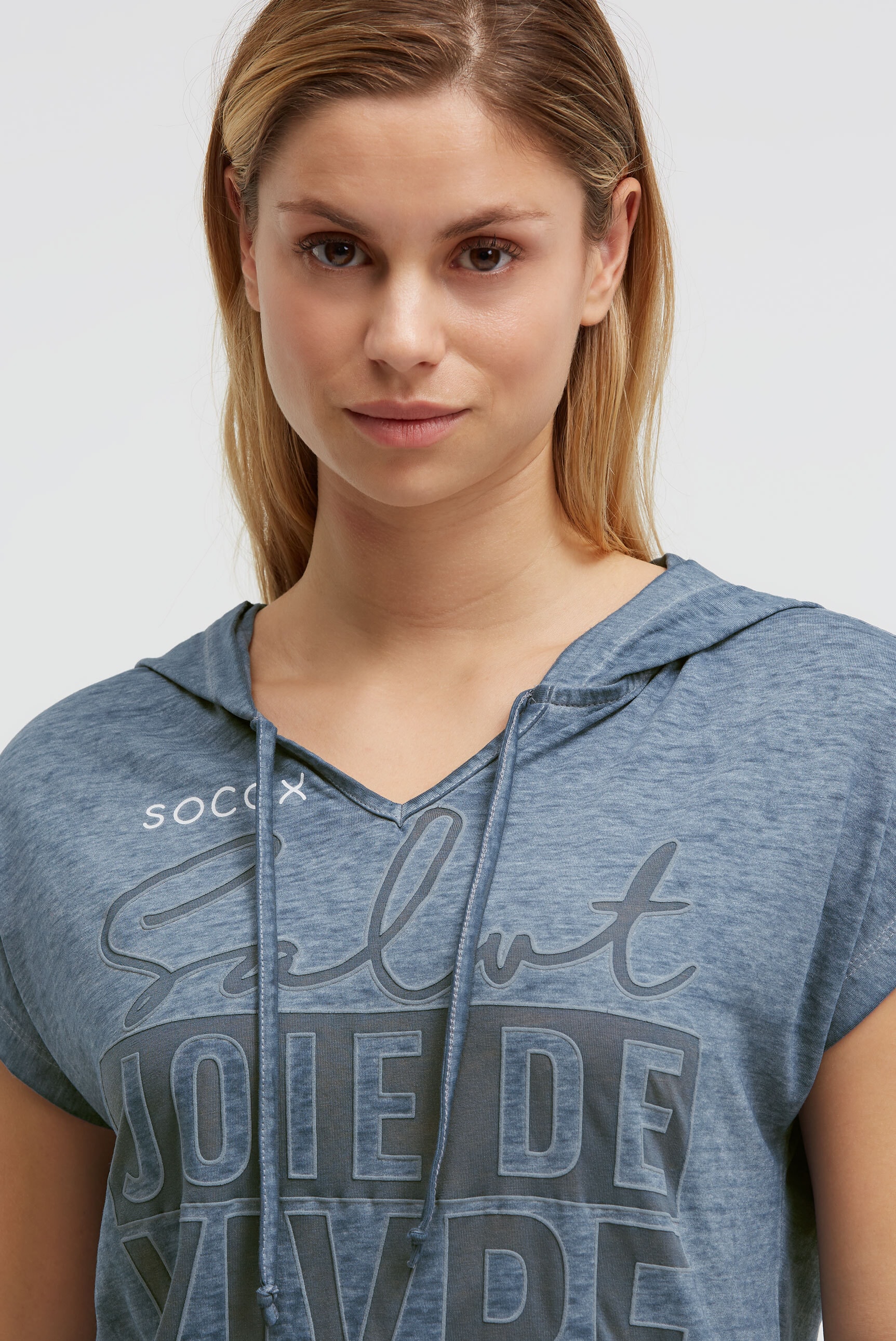 SOCCX Kapuzenshirt mit überschnittener Schulter