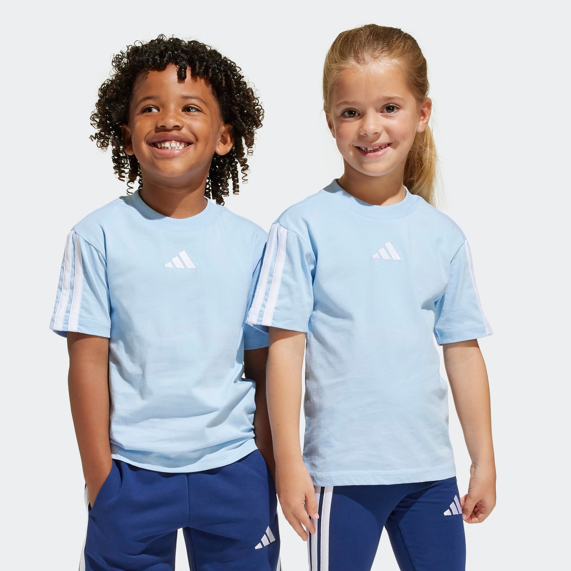 T-Shirt ADIDAS SPORTSWEAR "ESSENTIALS KIDS", Mädchen, Gr. 116, blau (glow blau, weiß), Obermaterial: 100% Baumwolle, Rundhals, Shirts T-Shirt, sportlicher Stil, Kurzarm, ohne Verschluss, Rundhalsausschnitt