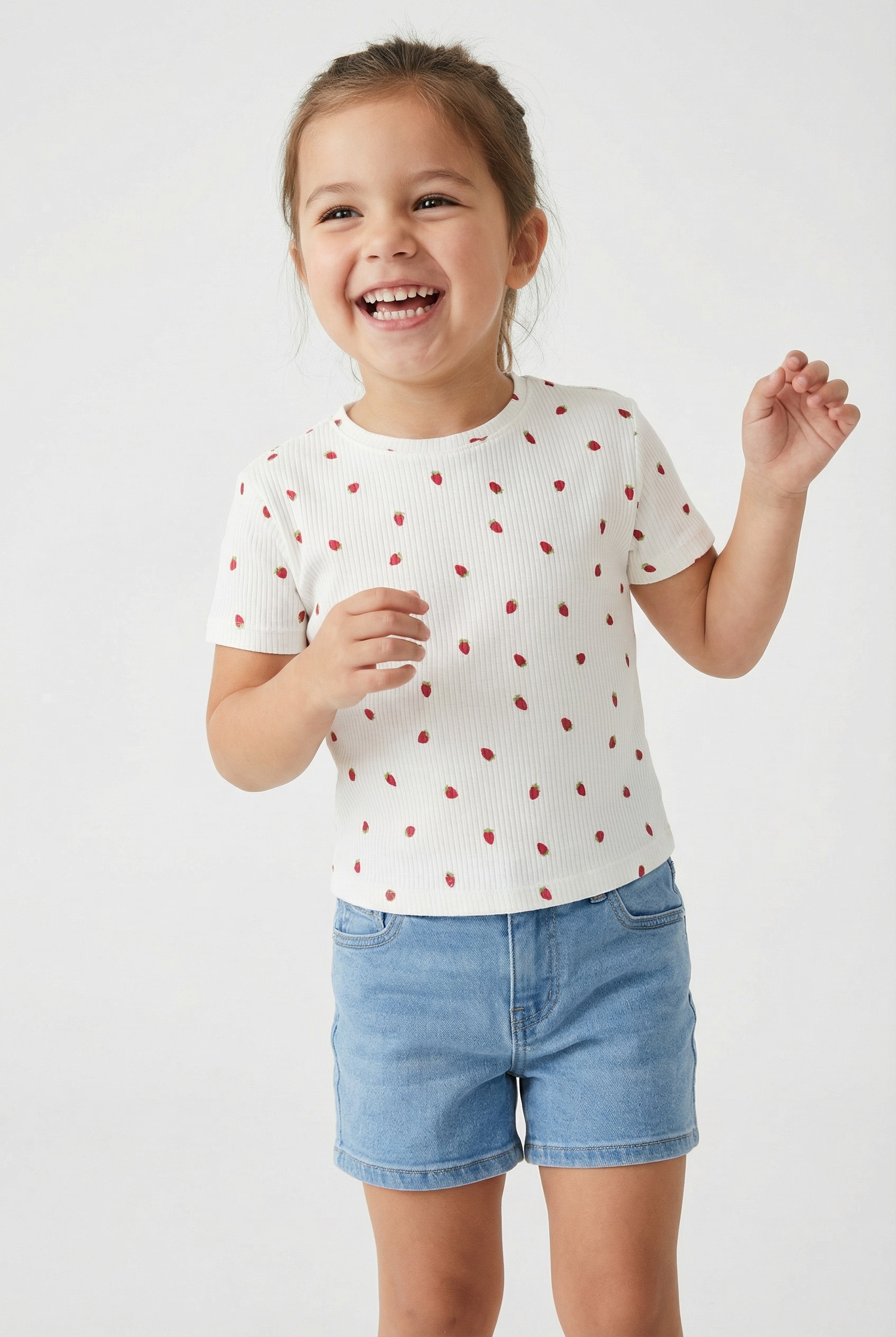 T-Shirt KIDS ONLY "KOGBELLA LIFE SHORT AOP S/S TOP JRS NOOS", Mädchen, Gr. 122/128, cloud dancer aop:strawberries, Feinripp, Obermaterial: 95% Baumwolle, 5% Elasthan, Minimalmuster, bedruckt, figurbetont taillenbedeckt, Rundhals, Shirts T-Shirt 2