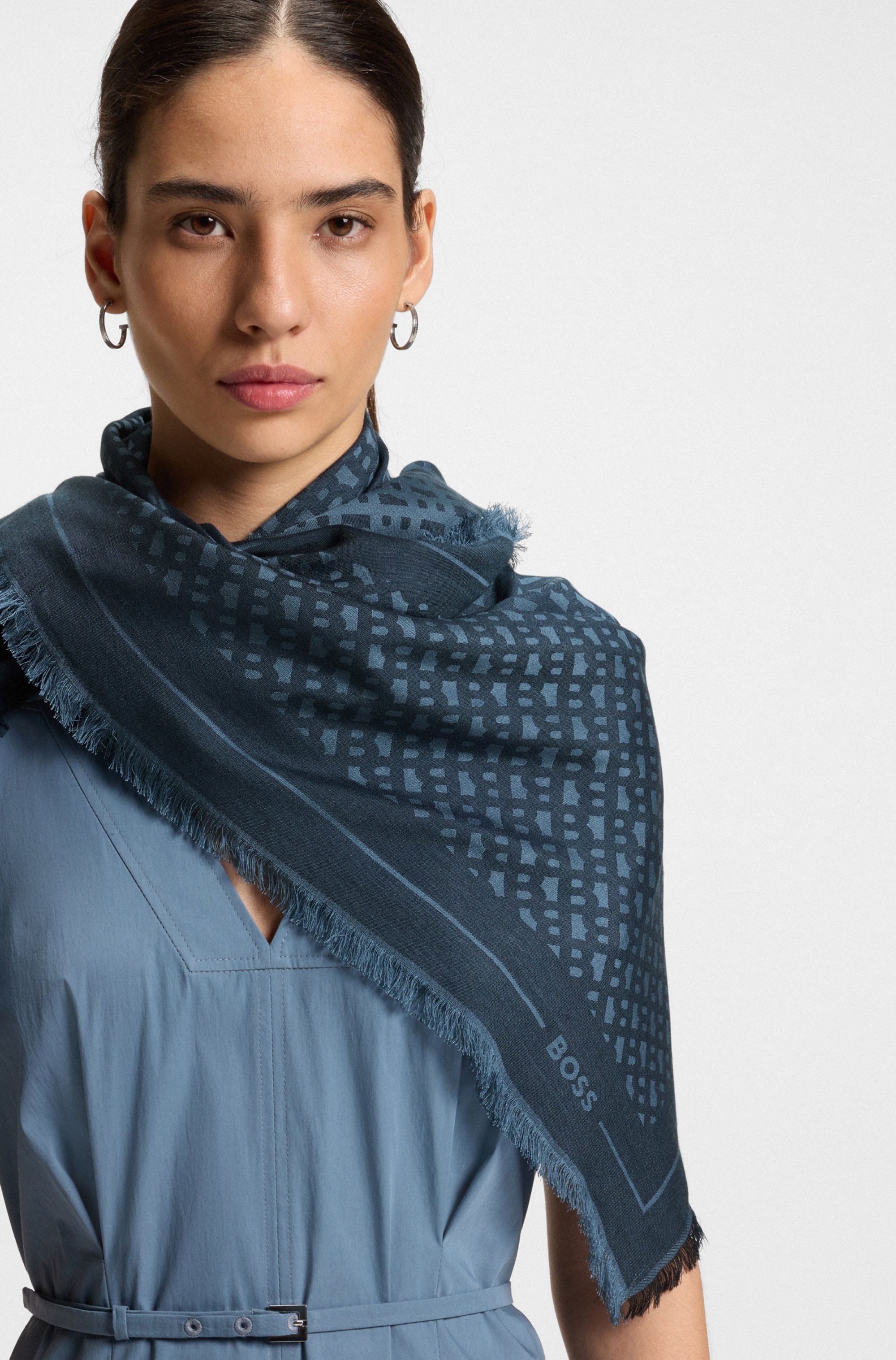 BOSS Schal "Ledonia 120*120", mit Jaquardmuster günstig online kaufen