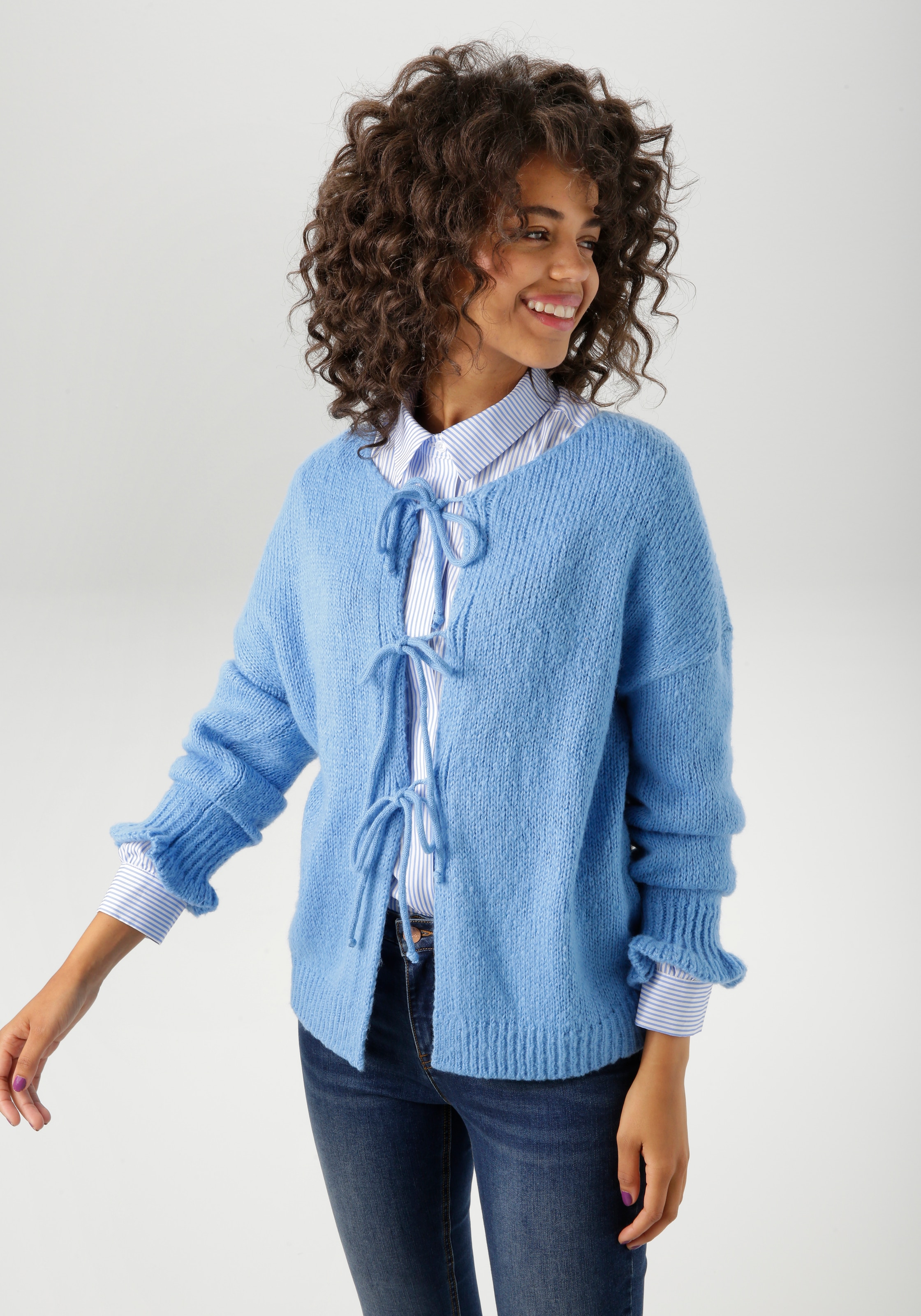 Aniston CASUAL Strickjacke mit trendigen Bindebändern zu schließen günstig online kaufen