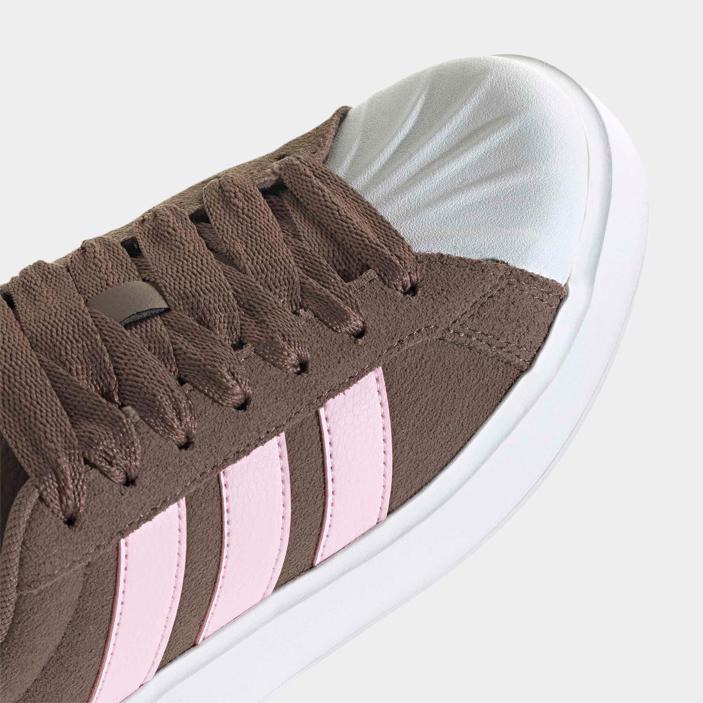 adidas Sportswear Plateausneaker »STREETTALK BOLD«  inspiriert vom Design des adidas Superstar, mit Leo Print