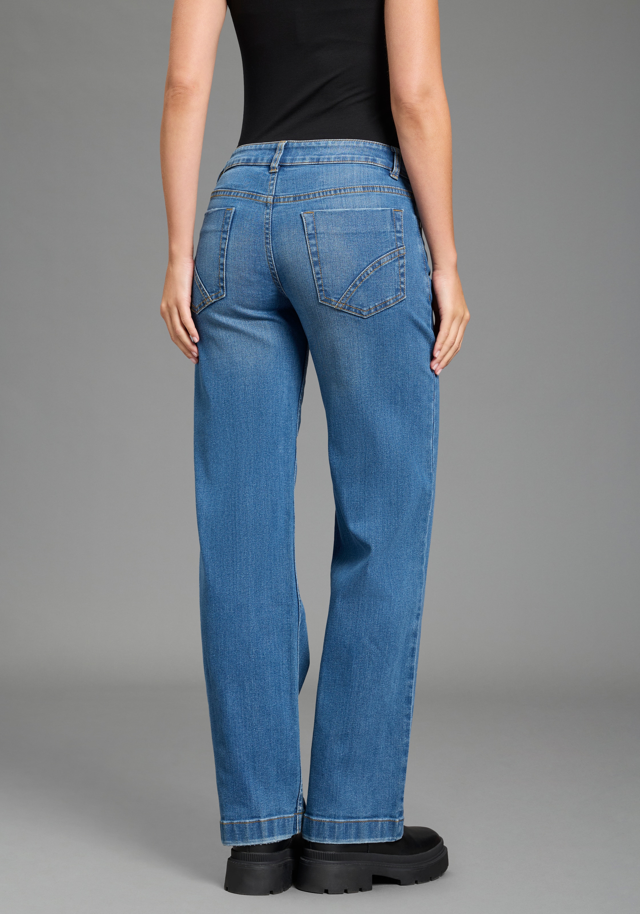 Arizona Weite Jeans »mit modischem Beinverlauf« mit geradem Beinverlauf, knöchellange Schnittform, normale Leibhöhe
