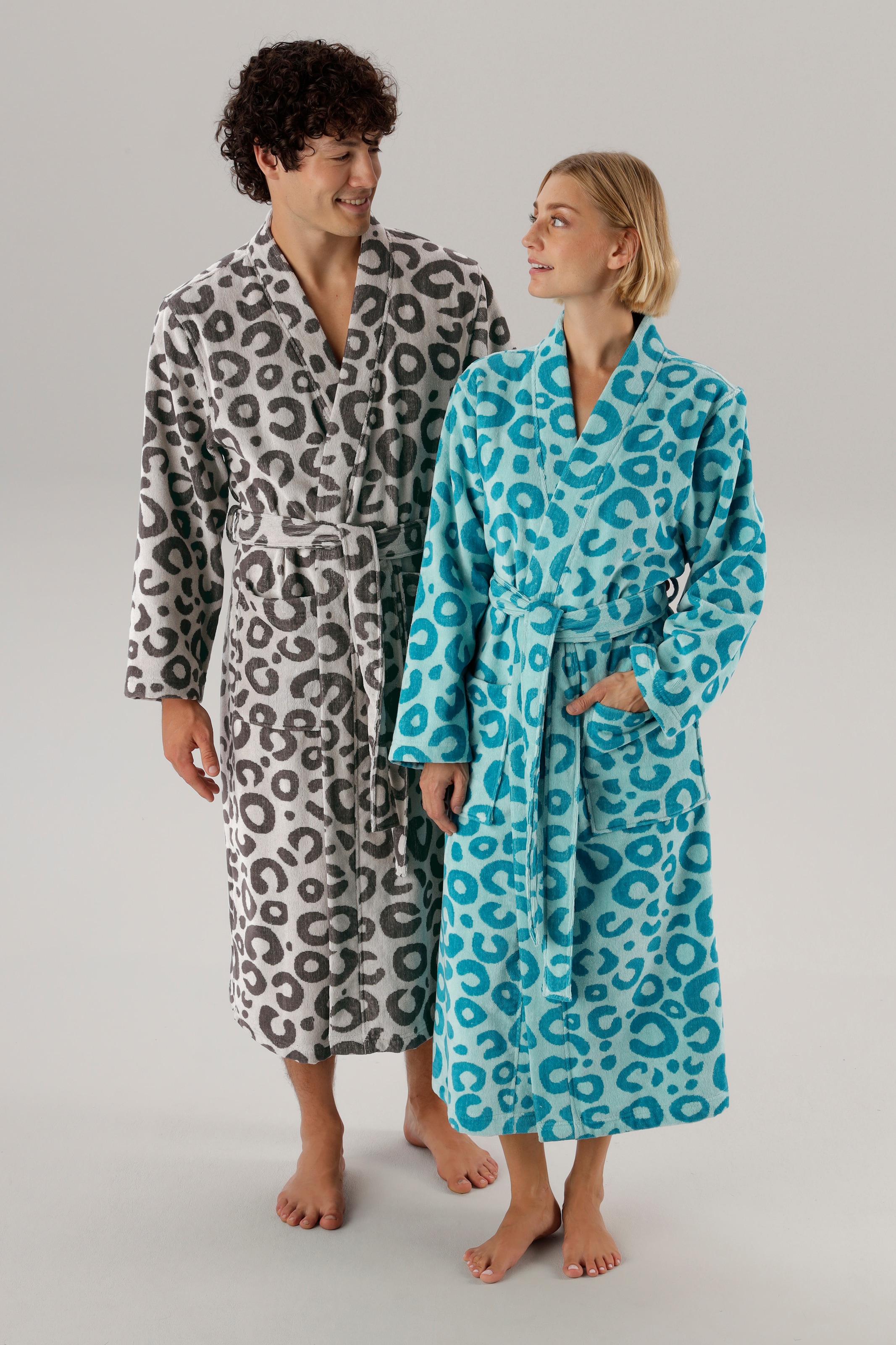 OTTO home Unisex-Bademantel »Anna Leo, ideal für Sauna & Spa, Hotelbademantel, Morgenmantel« 1 Stk. für Damen & Herren, mit Taschen, S-3XL, mit trendigem Animal-Print