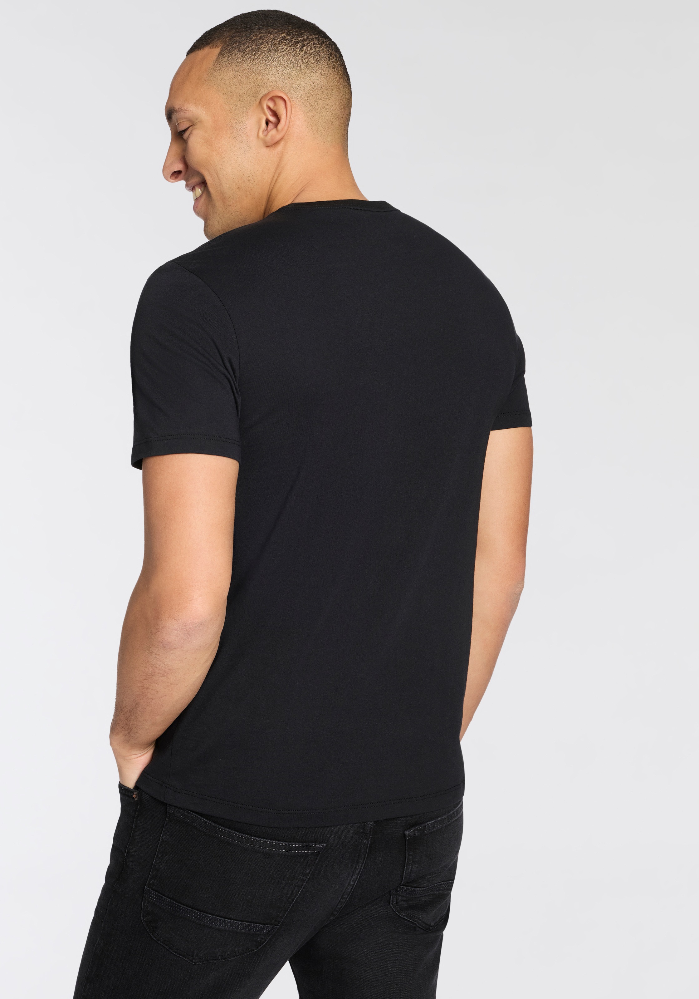 Calvin Klein T-Shirt Regular fit, mit Rundhalsausschnitt