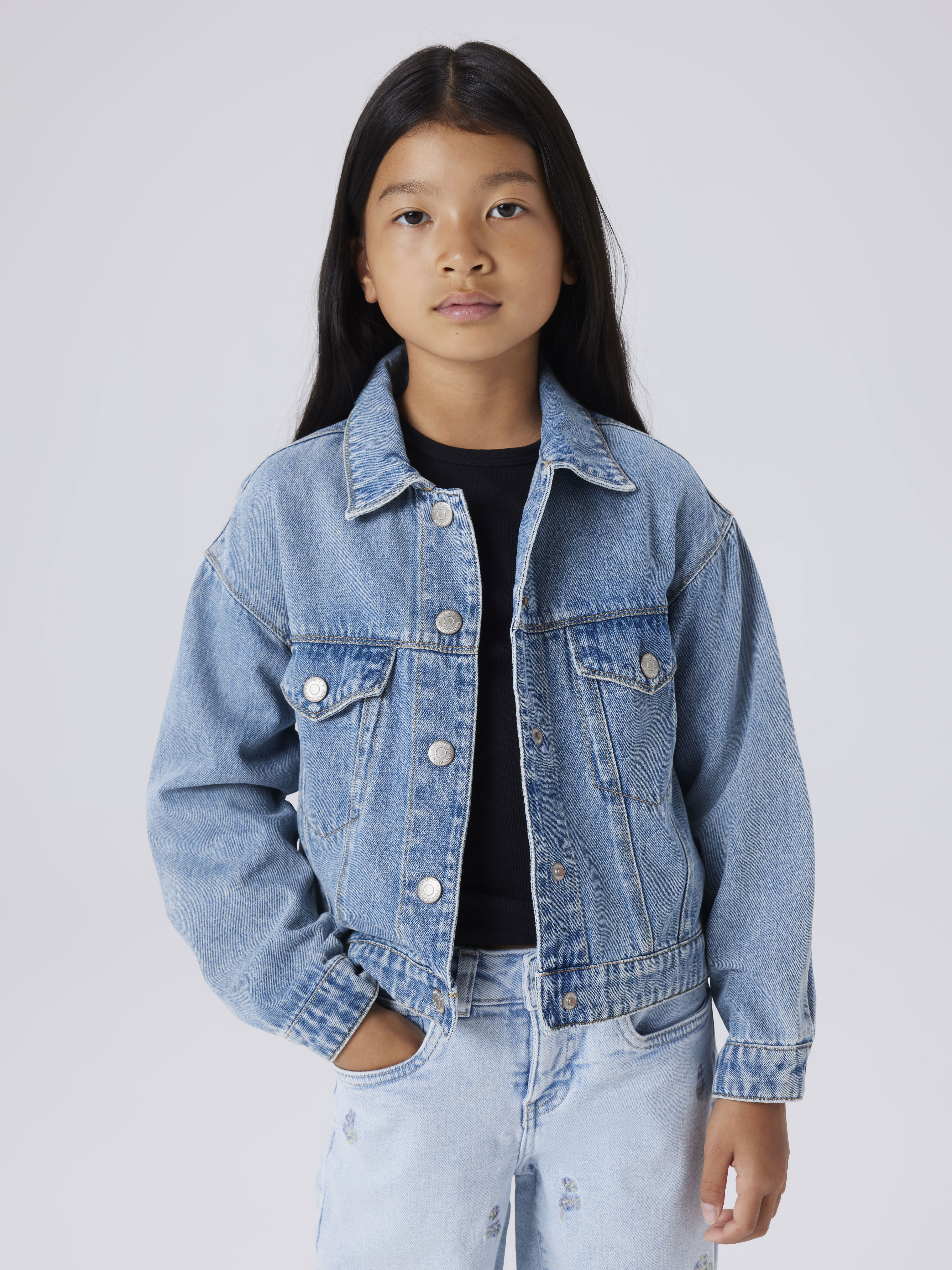Name It Jeansjacke "NKFMILA DNM JACKET 8510-ZA NOOS" ohne Kapuze in leicht verkürzter, klassischer Form