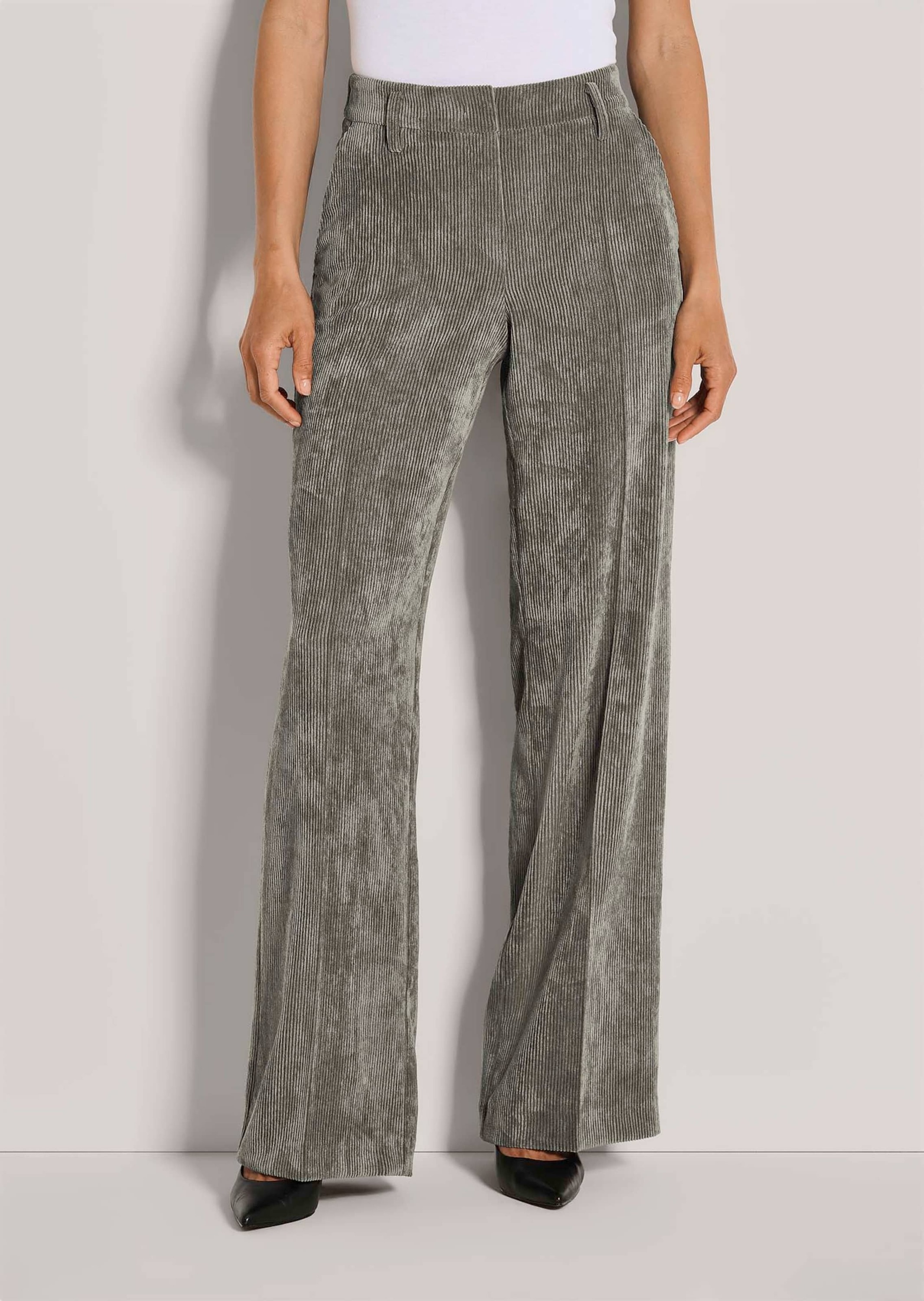 MADELEINE Cordhose »Cordhose Weite Cordhose mit Bügelfalten«