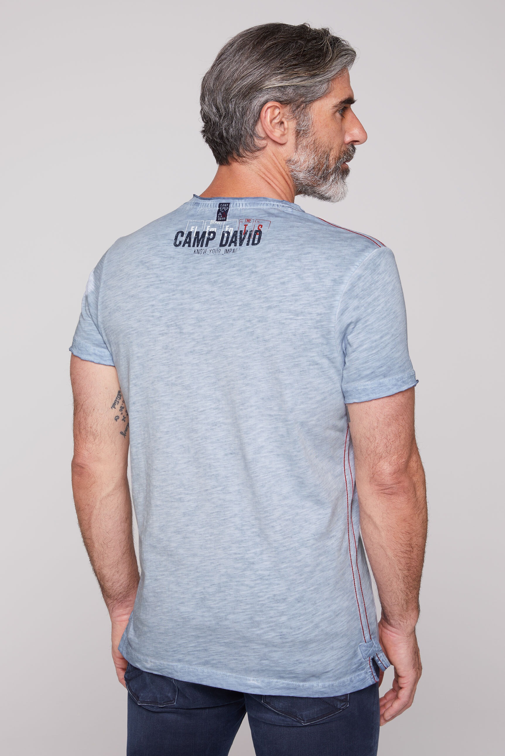 CAMP DAVID V-Shirt, aus Bio-Baumwolle