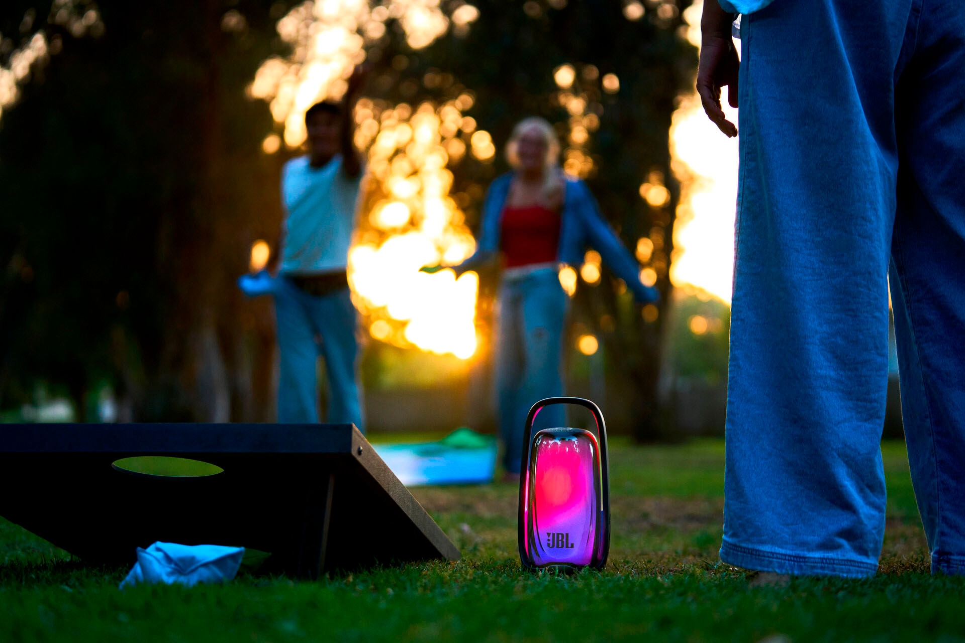 JBL Bluetooth-Lautsprecher »Pulse 6« (Bluetooth LED Licht (WRGB) 30 W) Tragbarer Lautsprecher mit JBL Sound und anpassbarer 360°-Lichtshow
