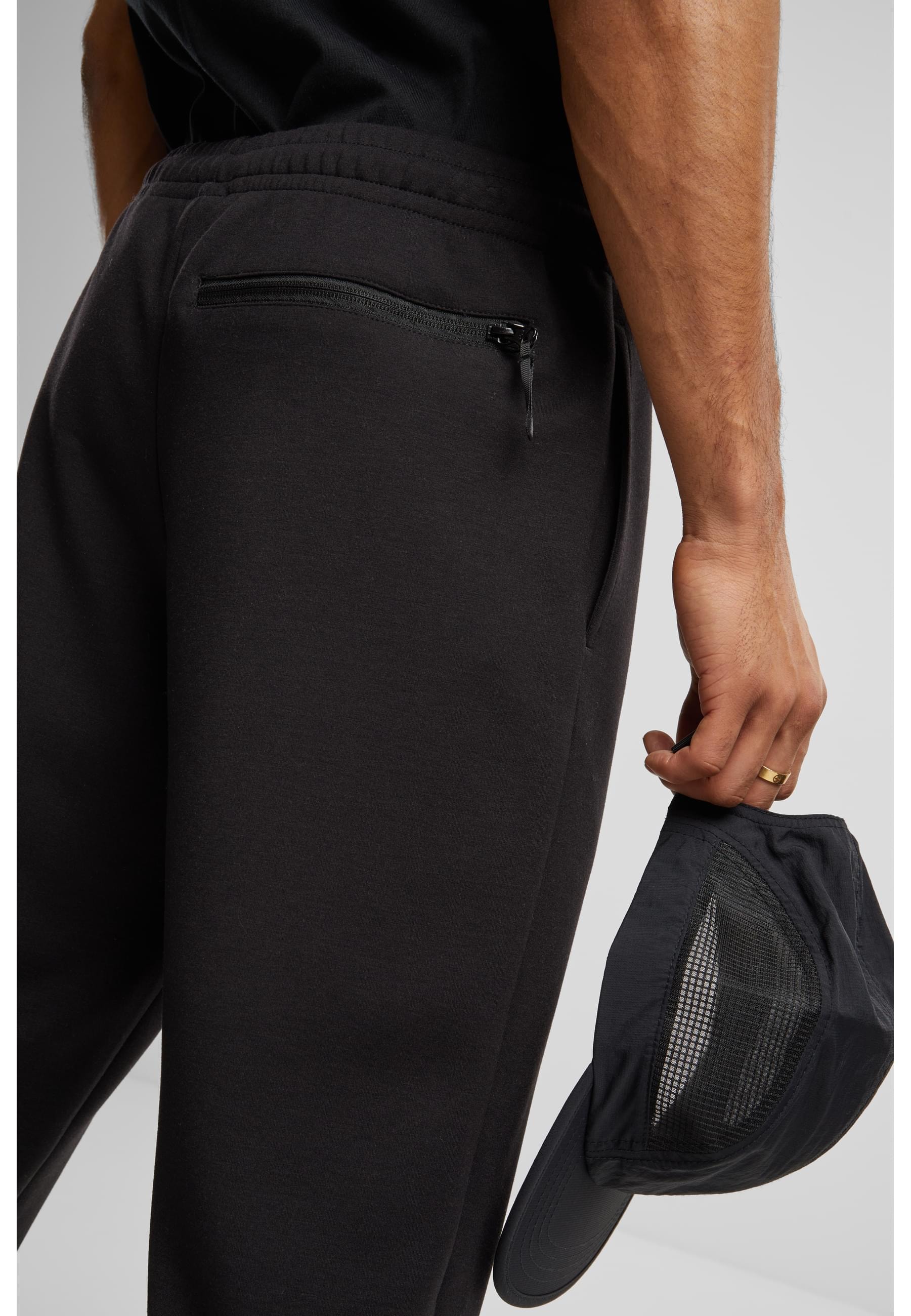 URBAN CLASSICS Jogginghose »Urban Classics Scuba Basic Sweatpants«, (1 tlg.)