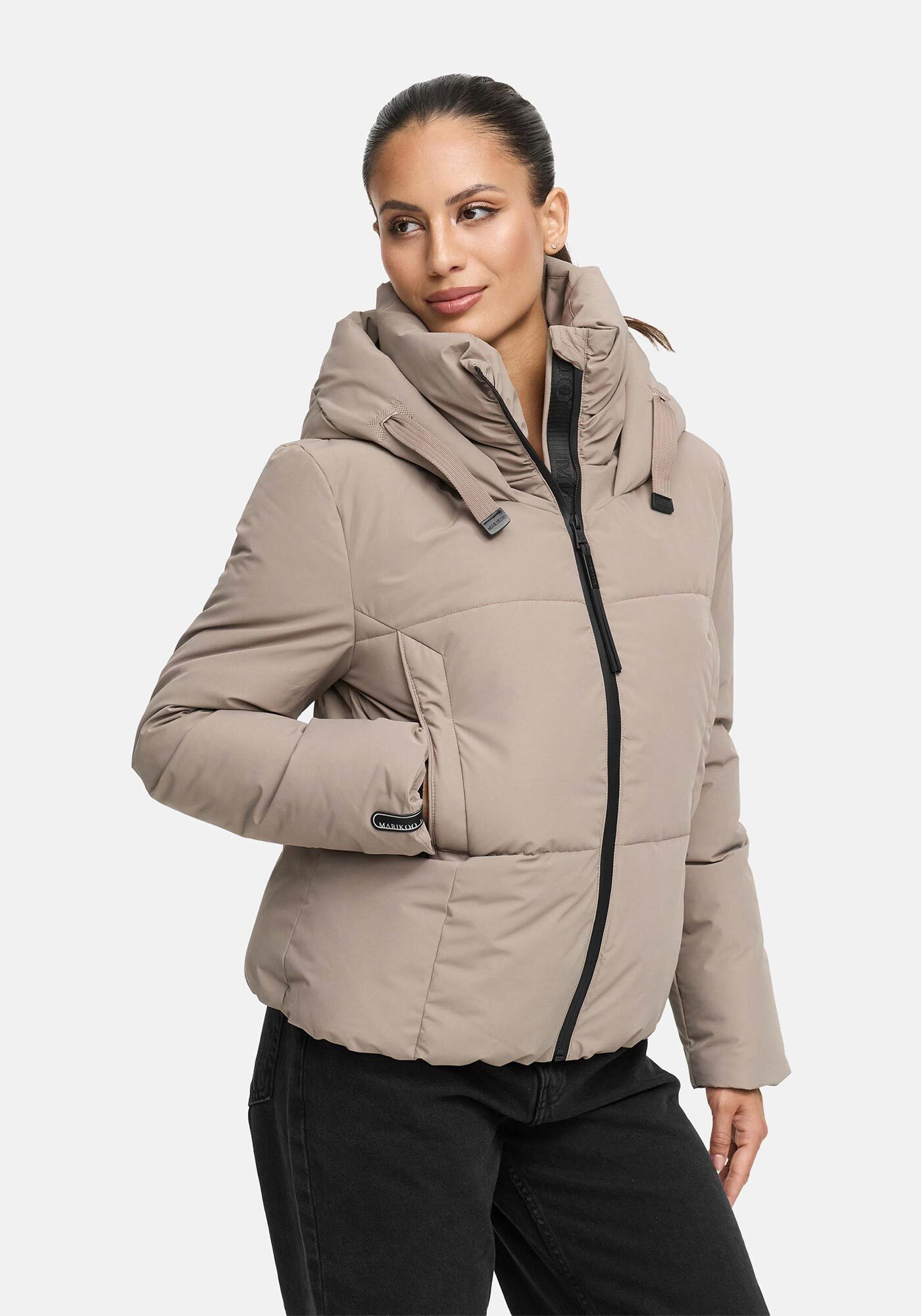 Marikoo "Ninikaa" kurze Winterjacke mit extra hohem Windschutzkragen