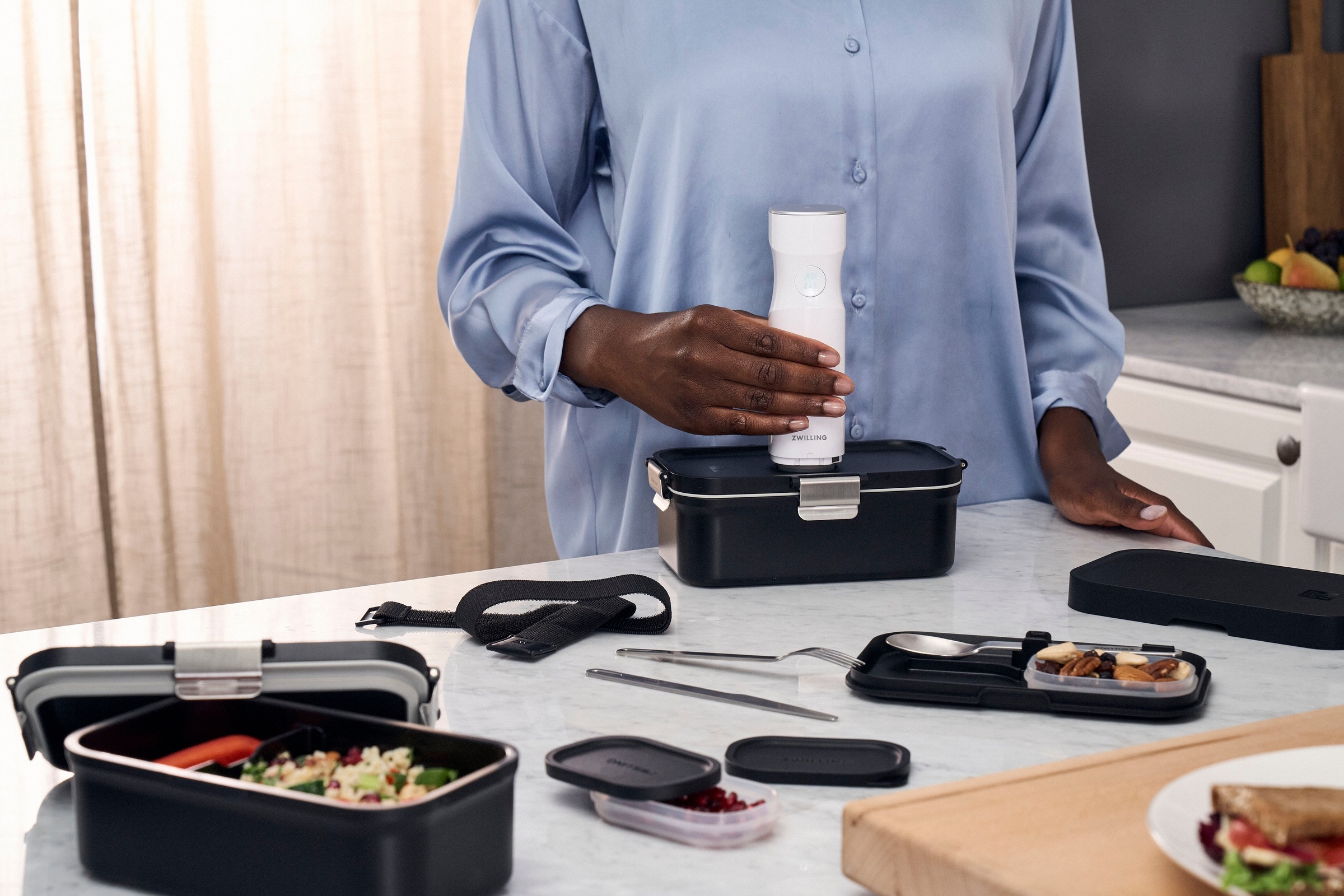 Zwilling Lunchbox »Fresh & Save«, (Set, 7 tlg., 2 Lunchboxen, 2 Saucenboxen, 2 Trenneinsätze, inkl. Besteck), Vakuum Lunch Box to Go, Modulares Boxensystem