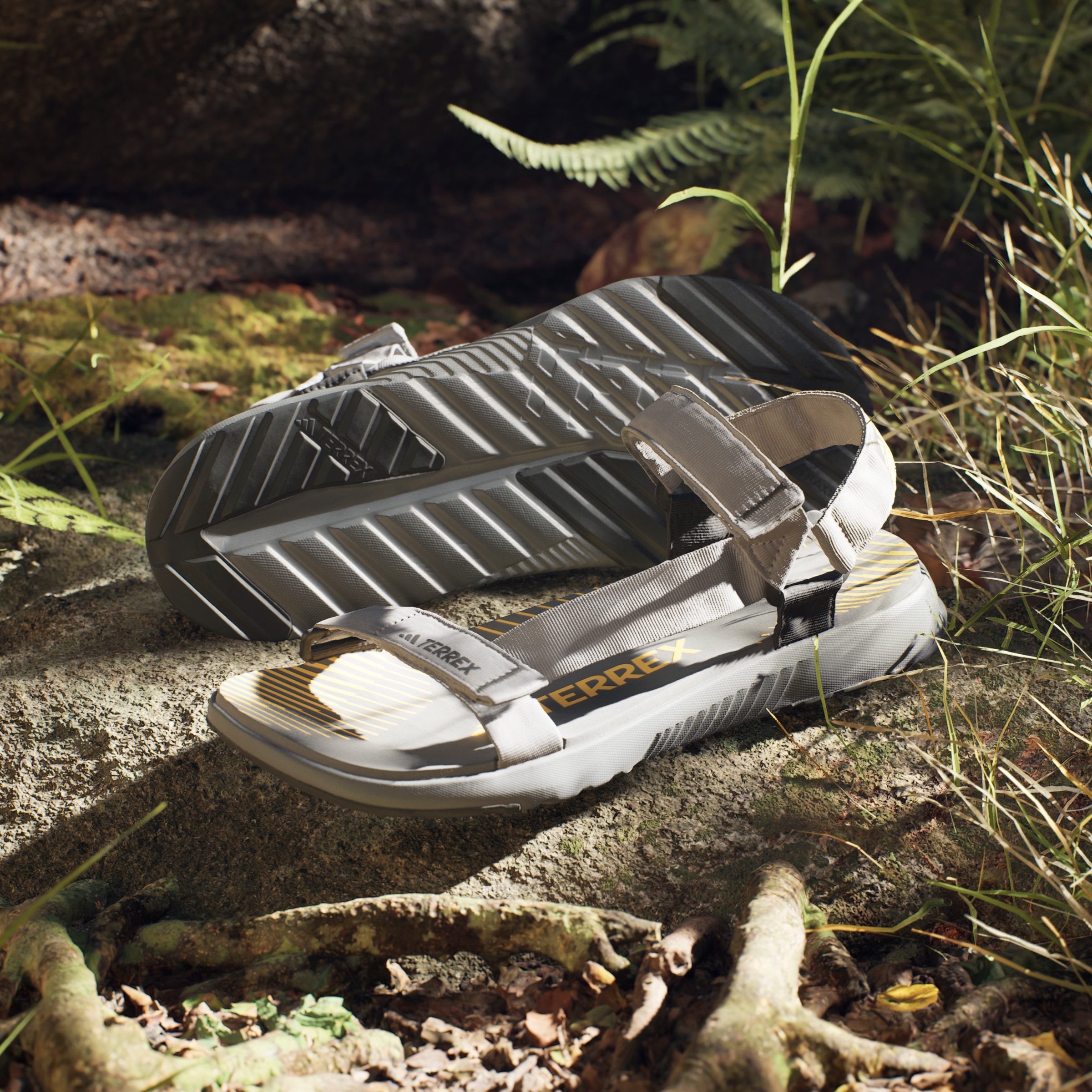 adidas TERREX Outdoorsandale »TERREX HYDROTERRA LIGHT SANDALE«, mit Klettverschluss