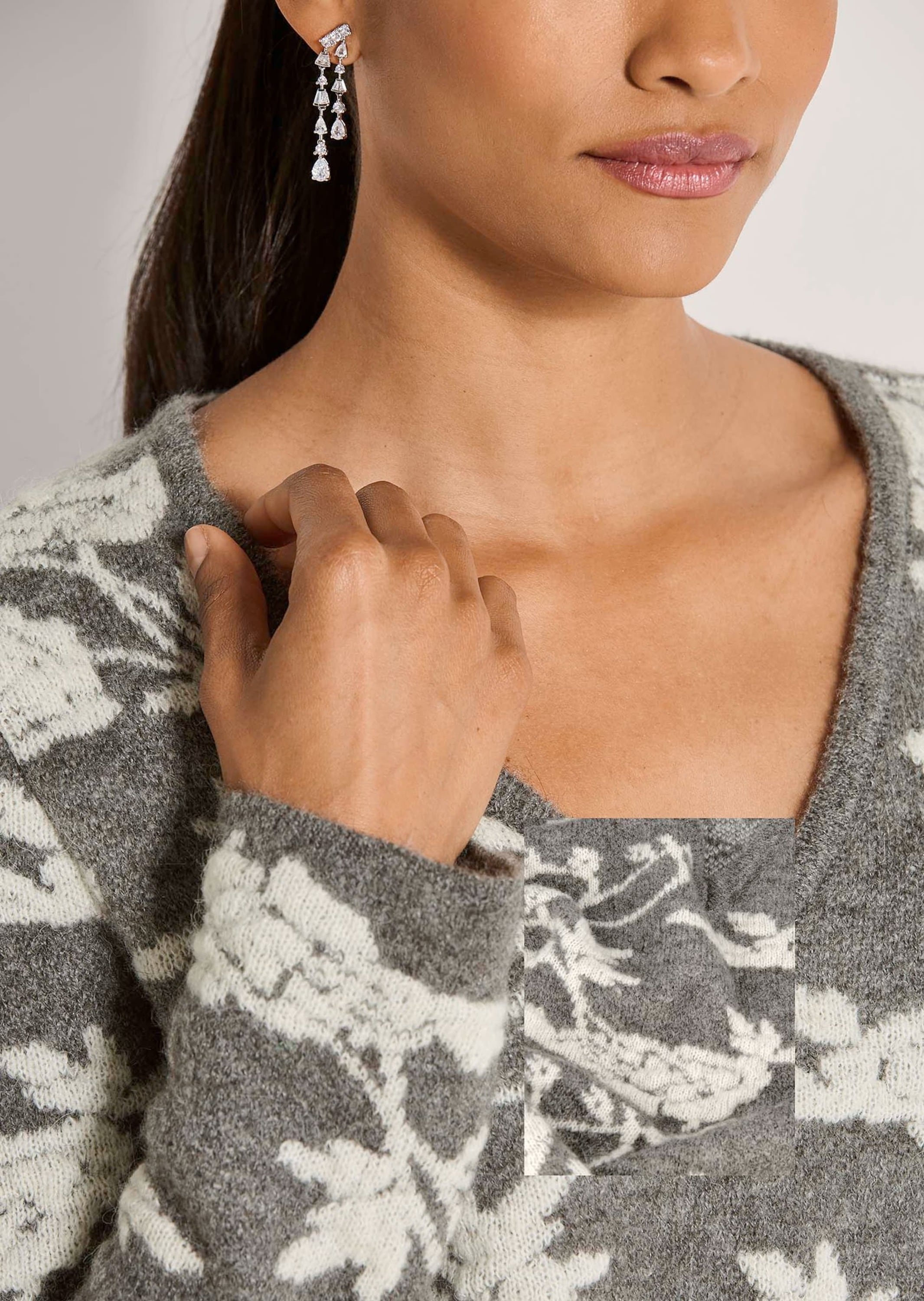 MADELEINE Longpullover »Pullover Jacquard-Pullover mit V-Ausschnitt«
