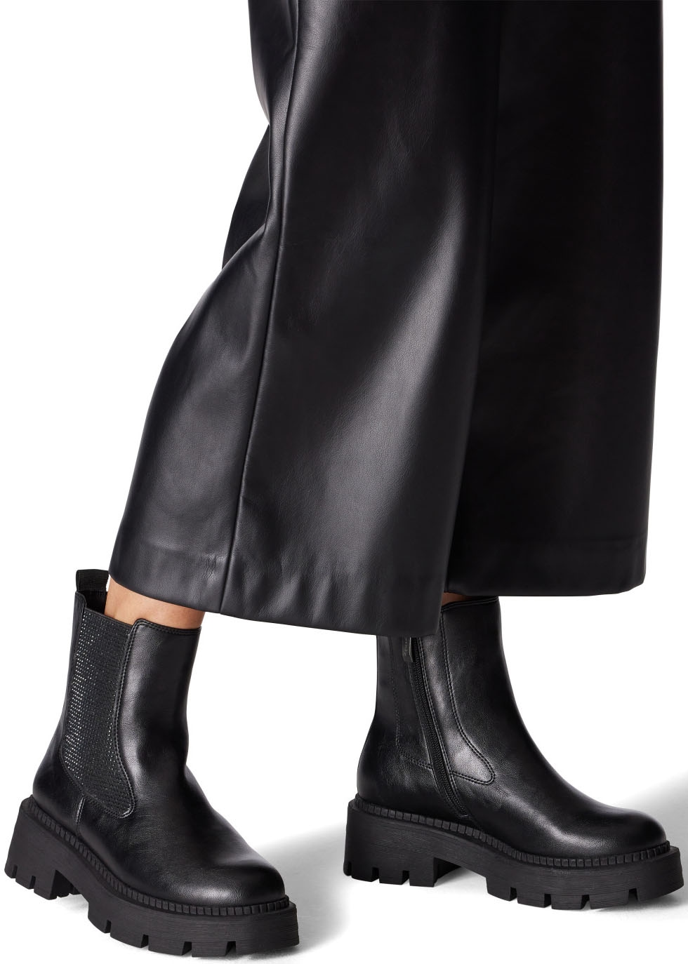 Tamaris Chelseaboots, Blockabsatz, Stiefelette mit funkelnden Strasssteinen besetzt