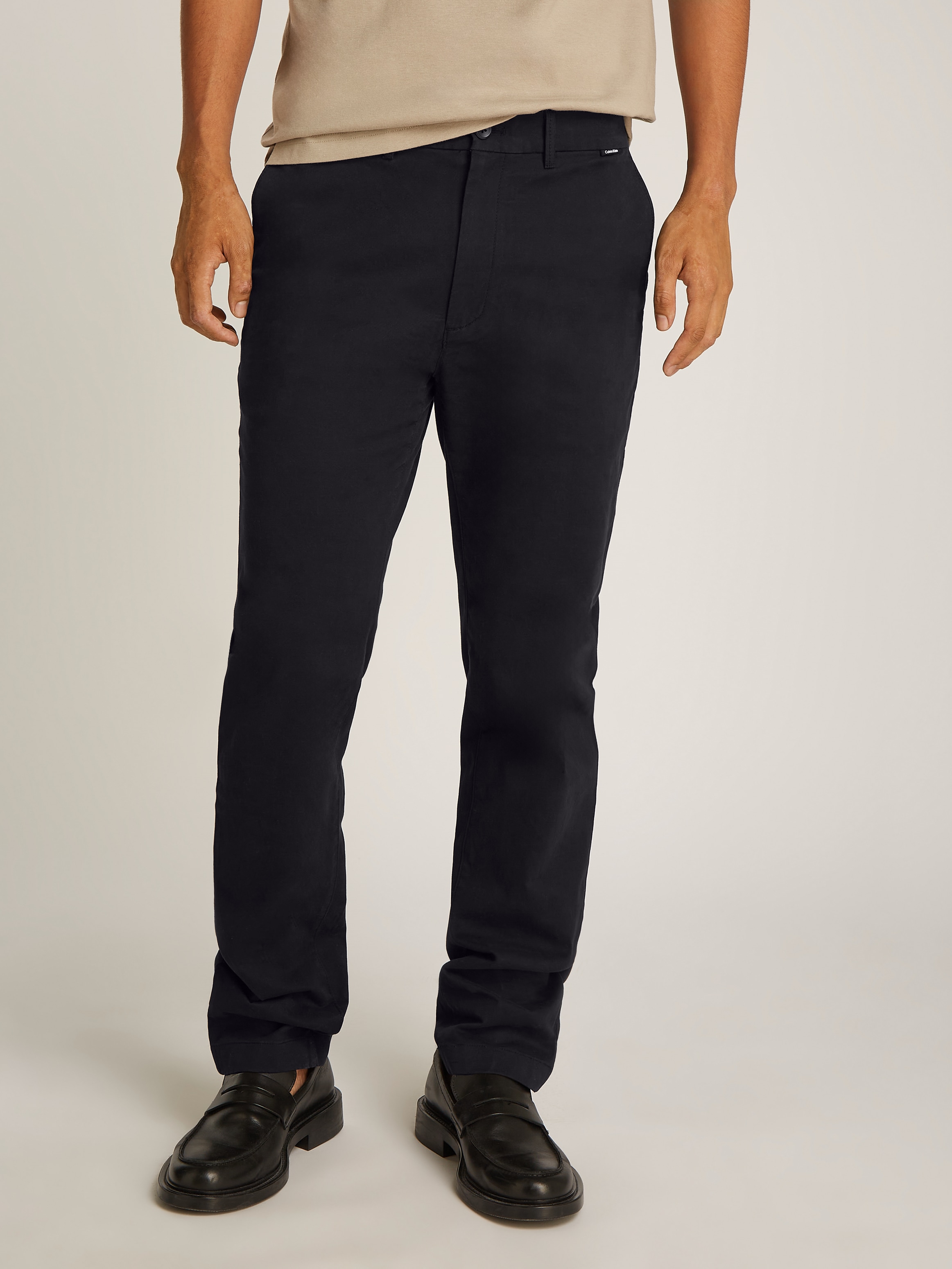 Chinohose »MODERN TWILL SLIM CHINO«, mit Logoprägung