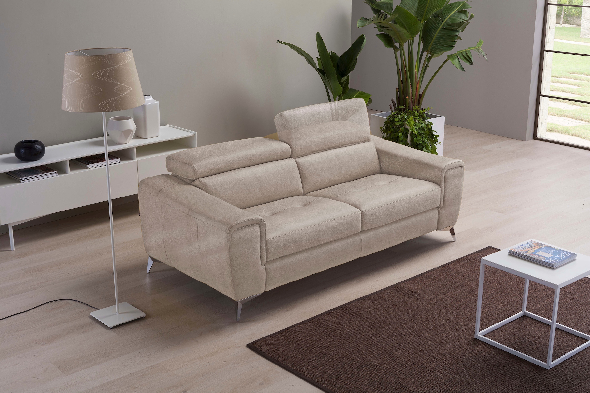 Egoitaliano 2,5-Sitzer "Francine, Designsofa, Loungesofa", Kopfteile manuell verstellbar, mit edlen Metallfüßen