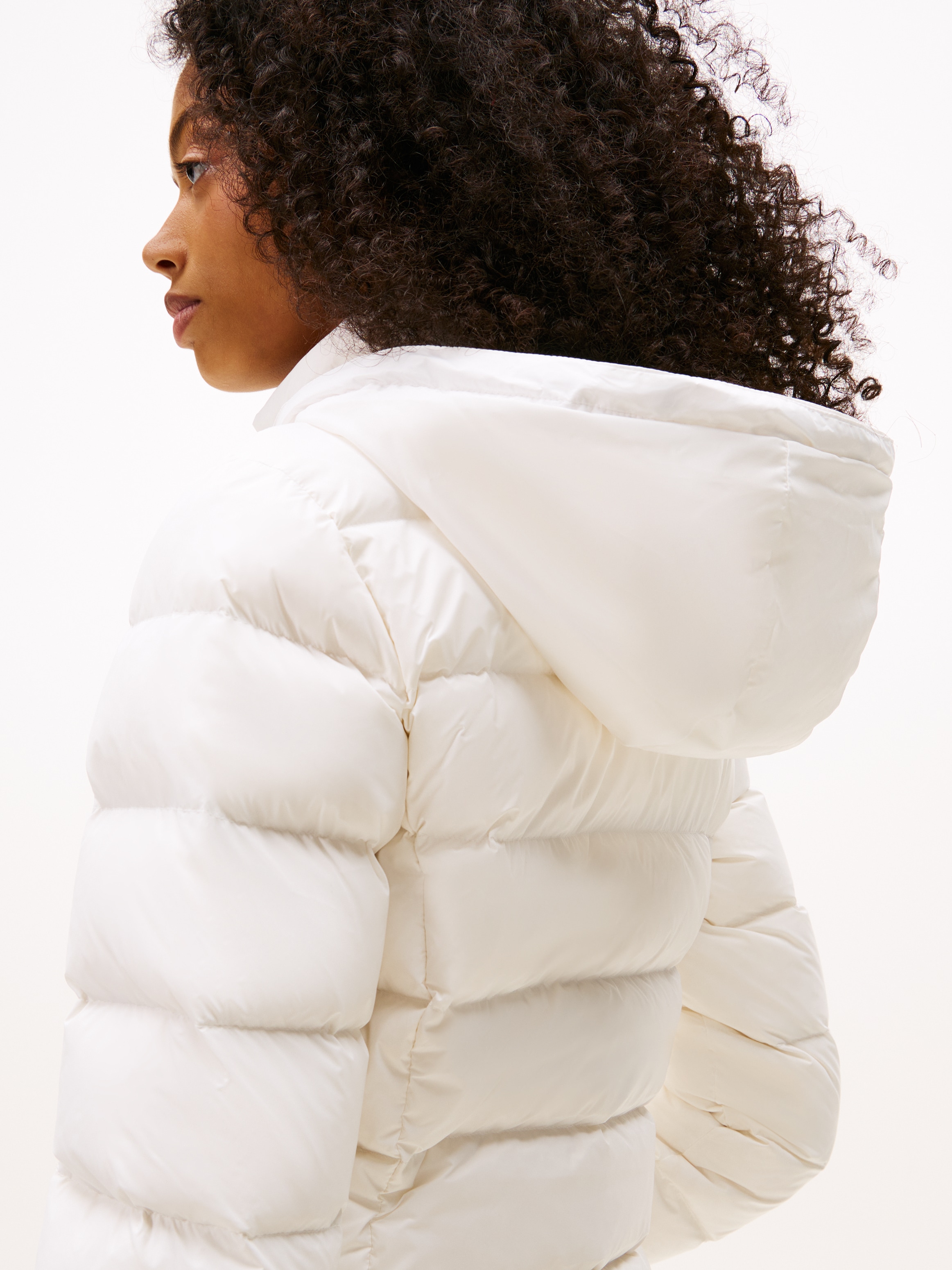 Tommy Jeans Steppmantel »TJW ESSENTIAL HOODED DOWN COAT« mit Fellimitat, Logostickerei
