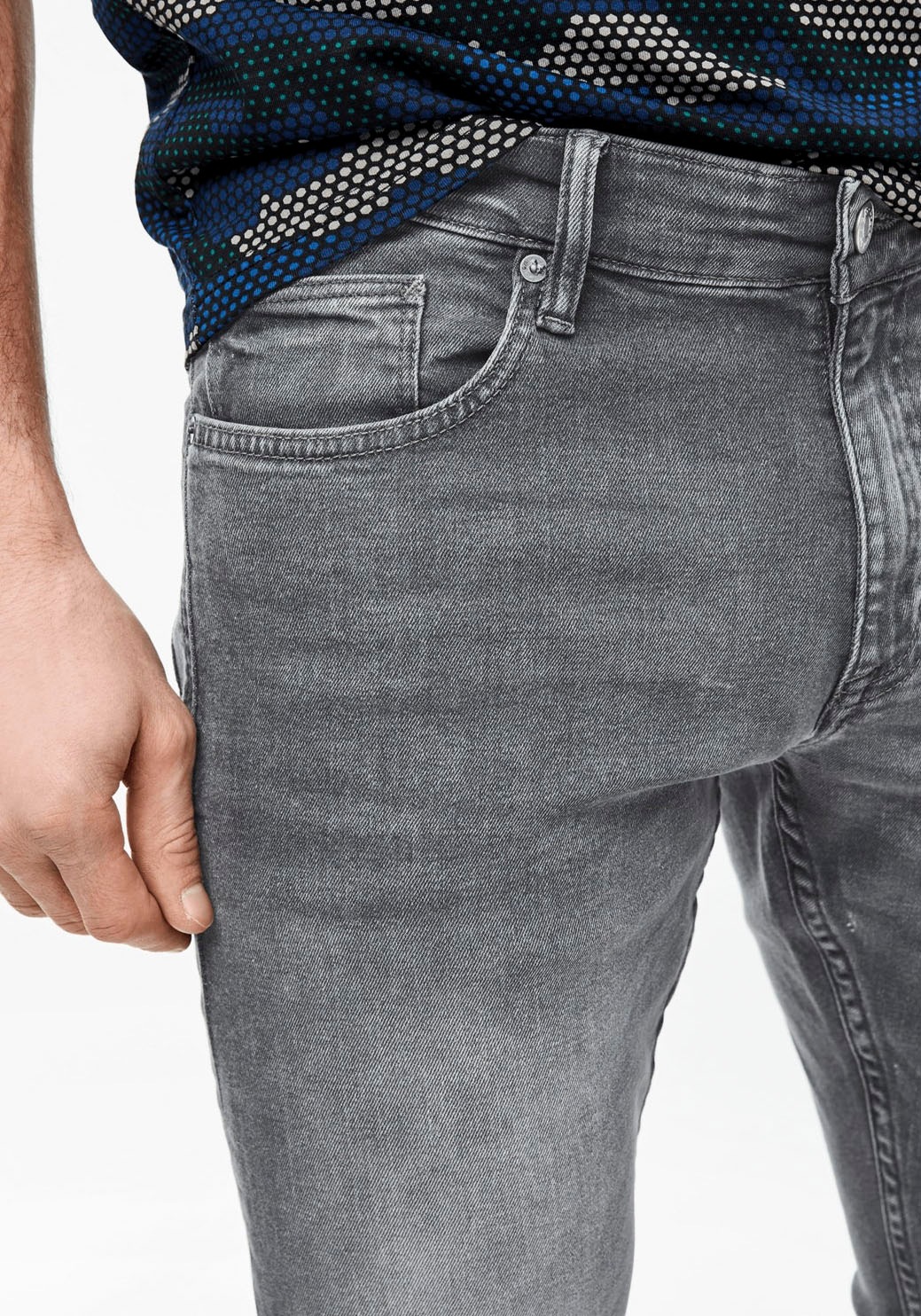 QS 5-Pocket-Jeans, mit leichten Abriebeffekten