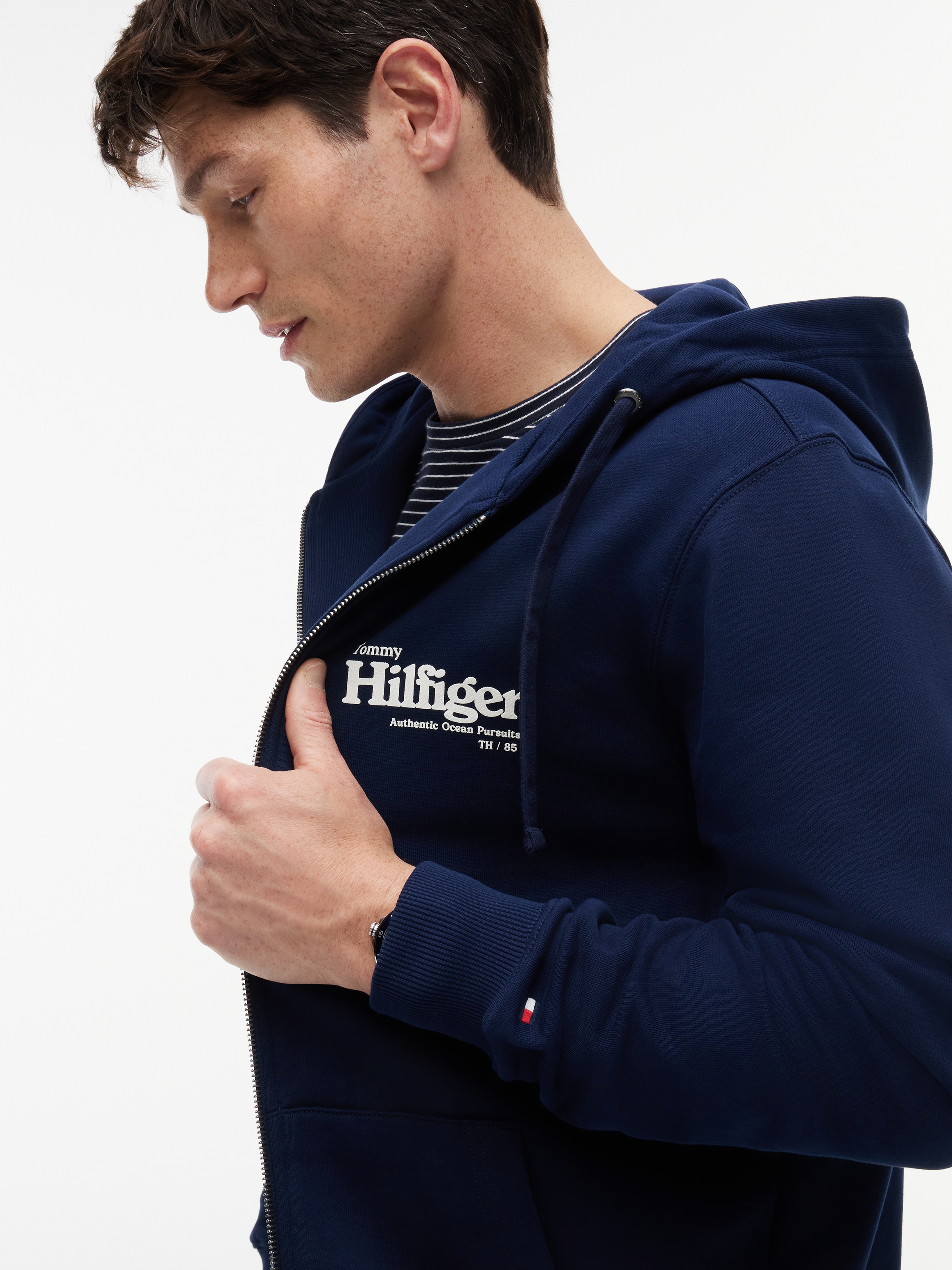 Tommy Hilfiger Kapuzensweatjacke »SMALL NAUTICAL GRAPHIC HDD« aus Baumwolle, mit Label-Details