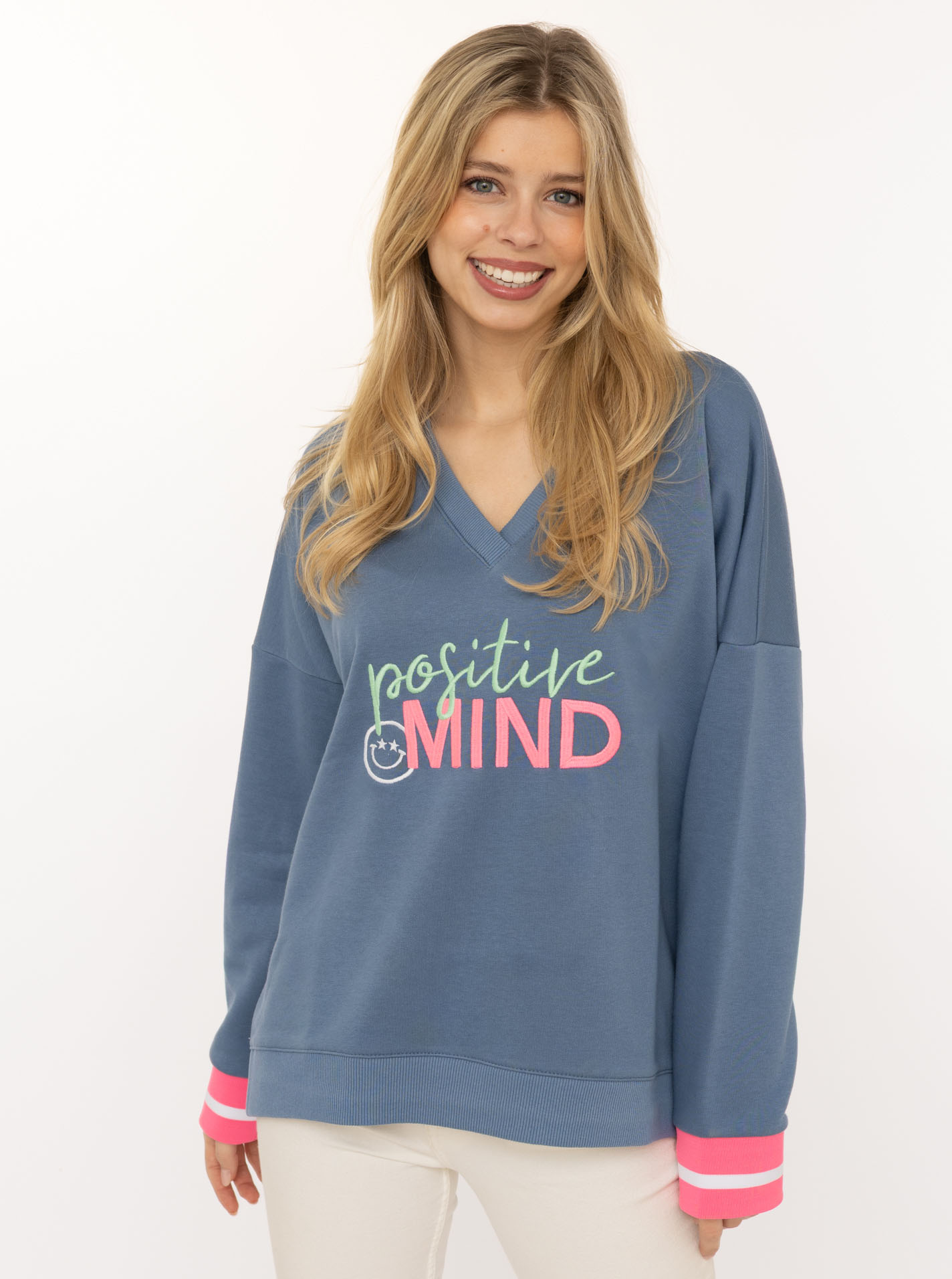 Zwillingsherz Hoodie ""Positive Mind"", neonfarbenen Bündchen, V-Ausschnitt, Seitenschlitze, Langarm